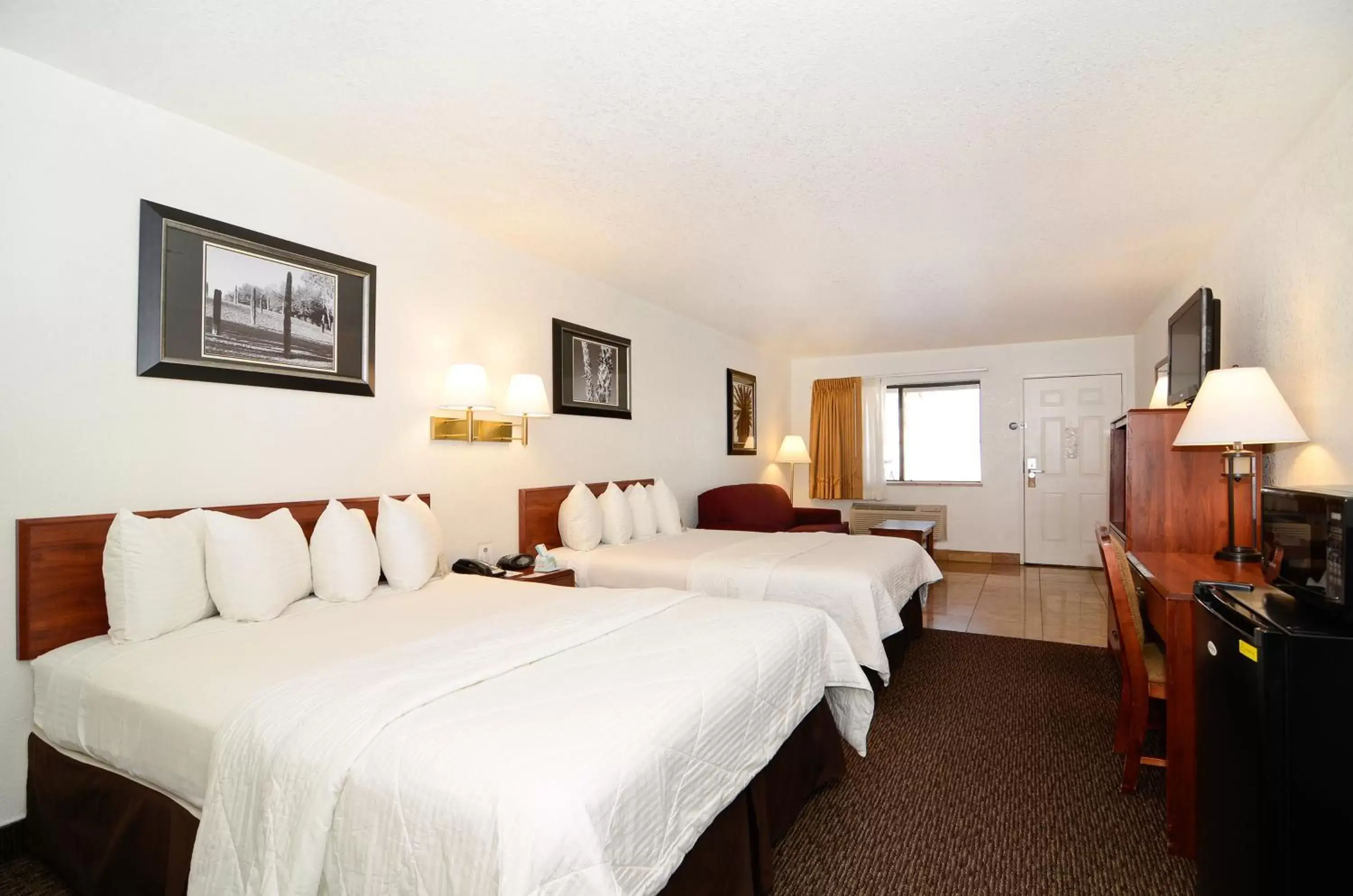 Photo of the whole room, Bed in Best Western Colorado River Inn