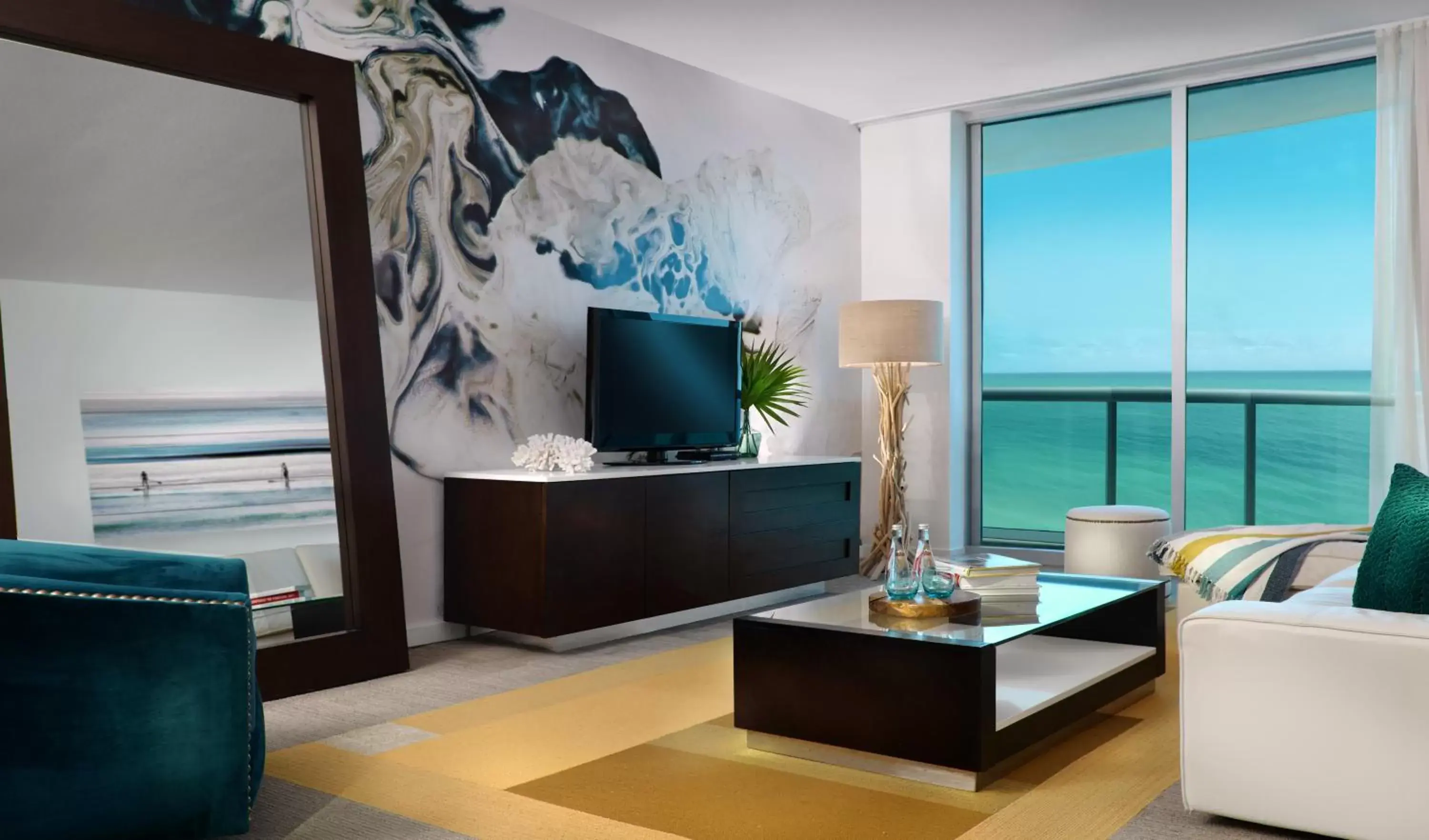 Living room, TV/Entertainment Center in Sole Miami, A Noble House Resort