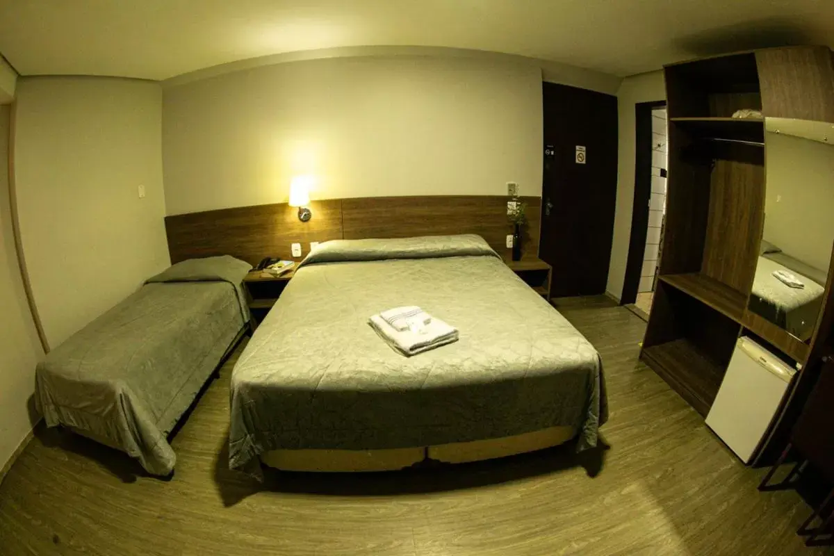 Bedroom, Bed in Hotel Dom Rafael Executivo
