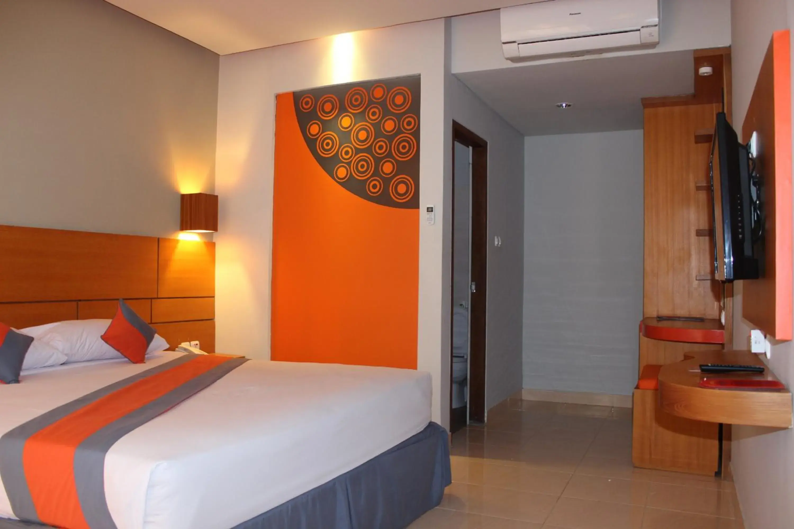 Photo of the whole room, Bed in Grand Sinar Indah