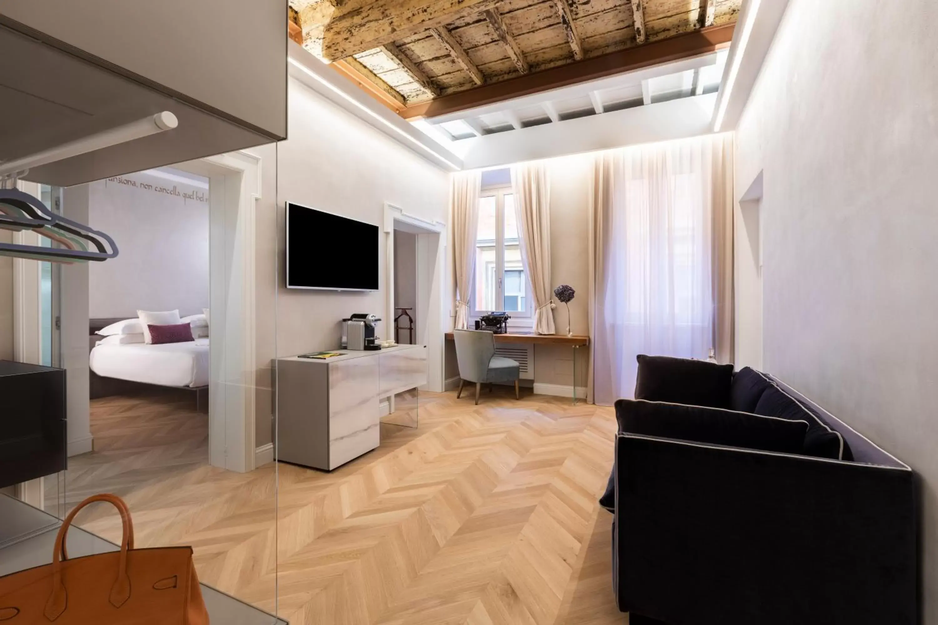 Living room, TV/Entertainment Center in Poēsis Experience Hotel