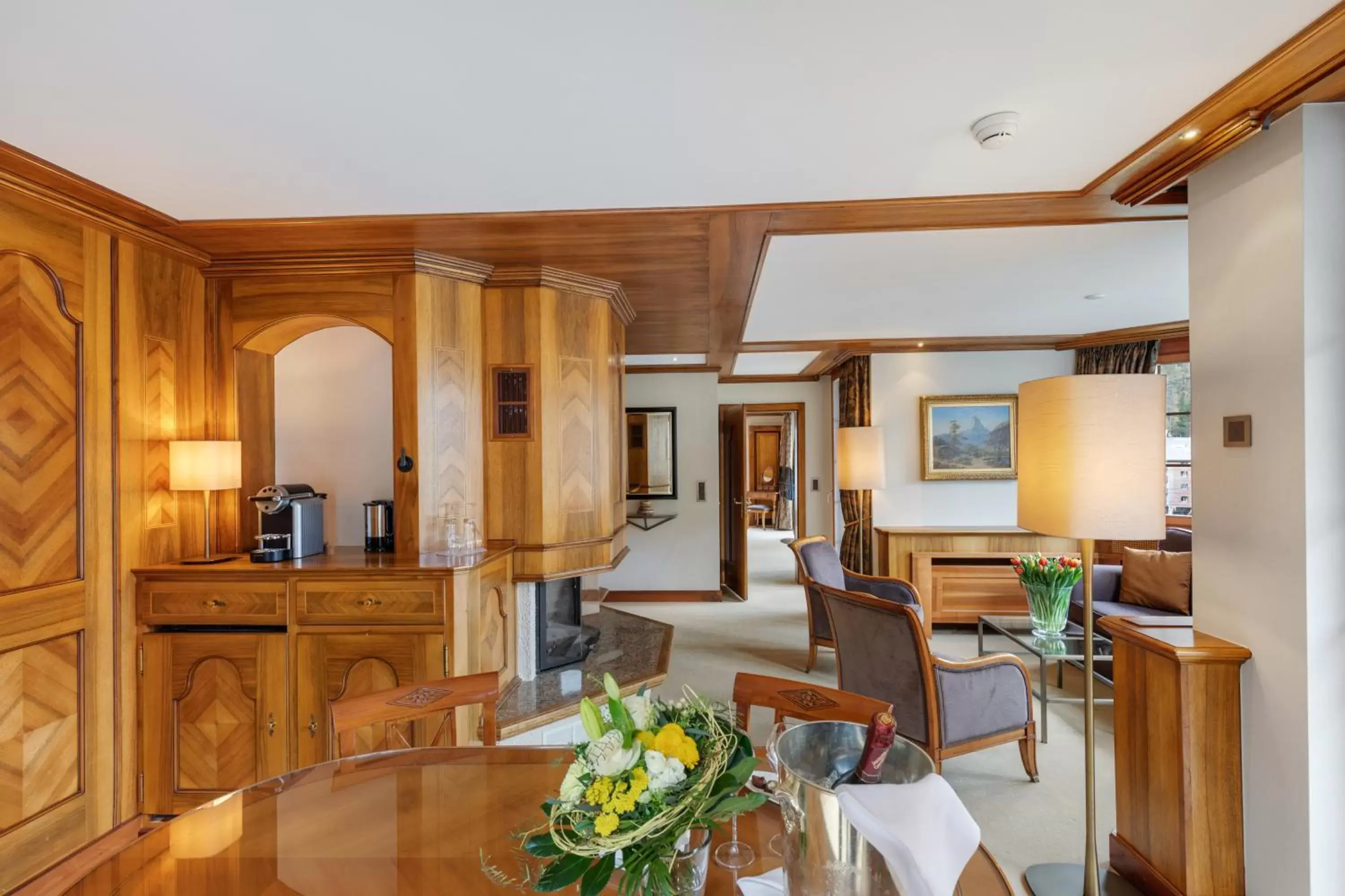 Living room, Dining Area in Grand Hotel Zermatterhof