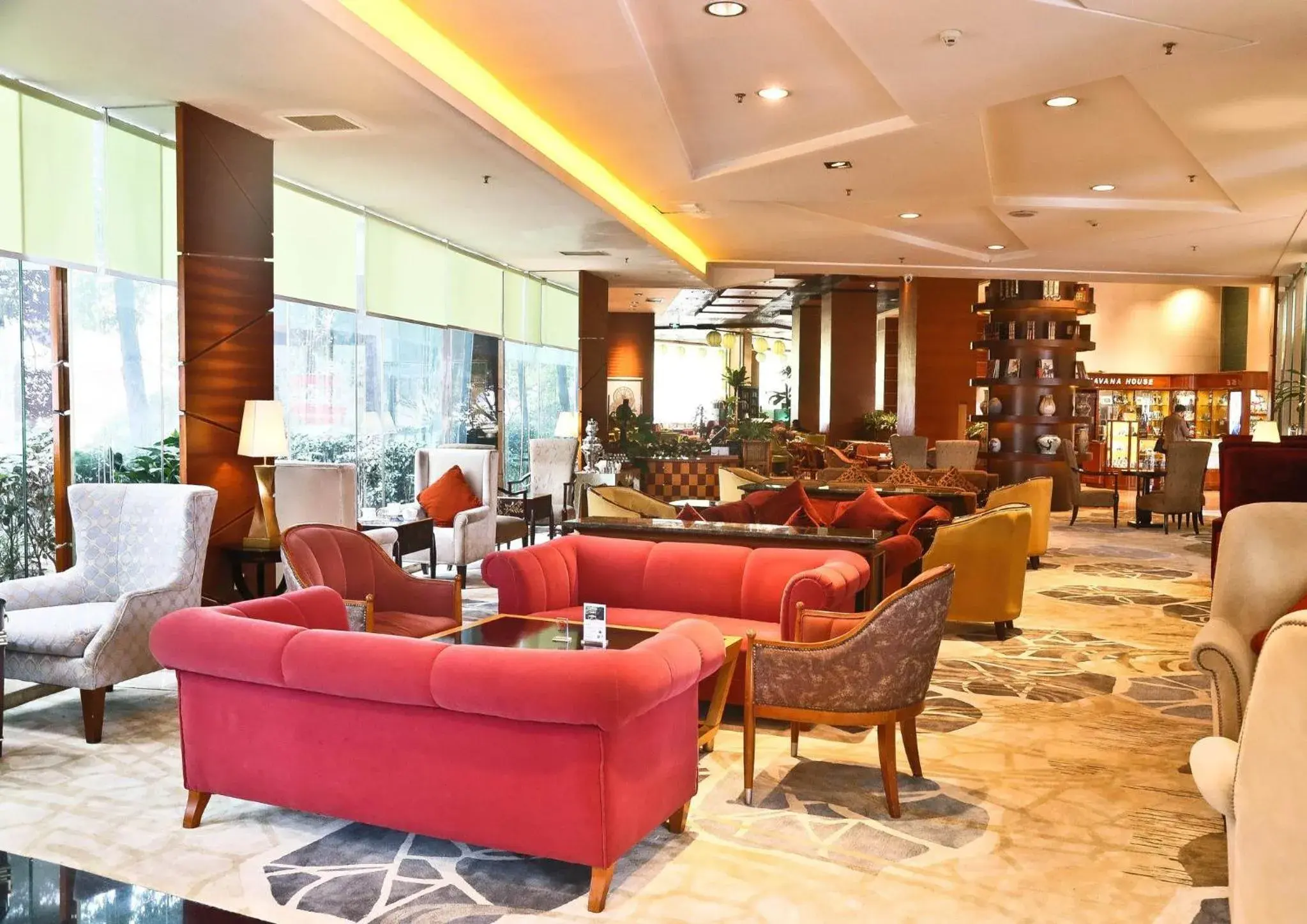 Lounge or bar, Lobby/Reception in Holiday Inn Chengdu Century City - East, an IHG Hotel