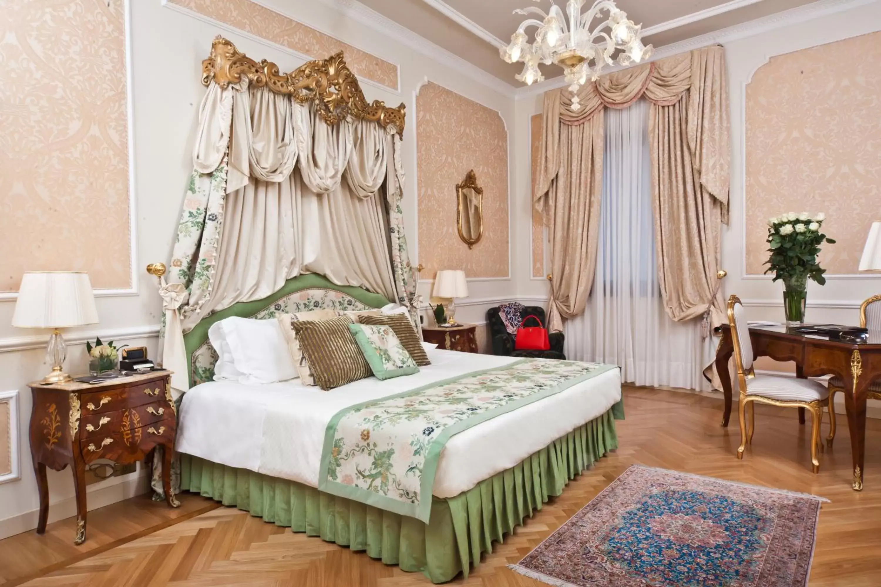 Photo of the whole room, Bed in Grand Hotel Majestic gia' Baglioni