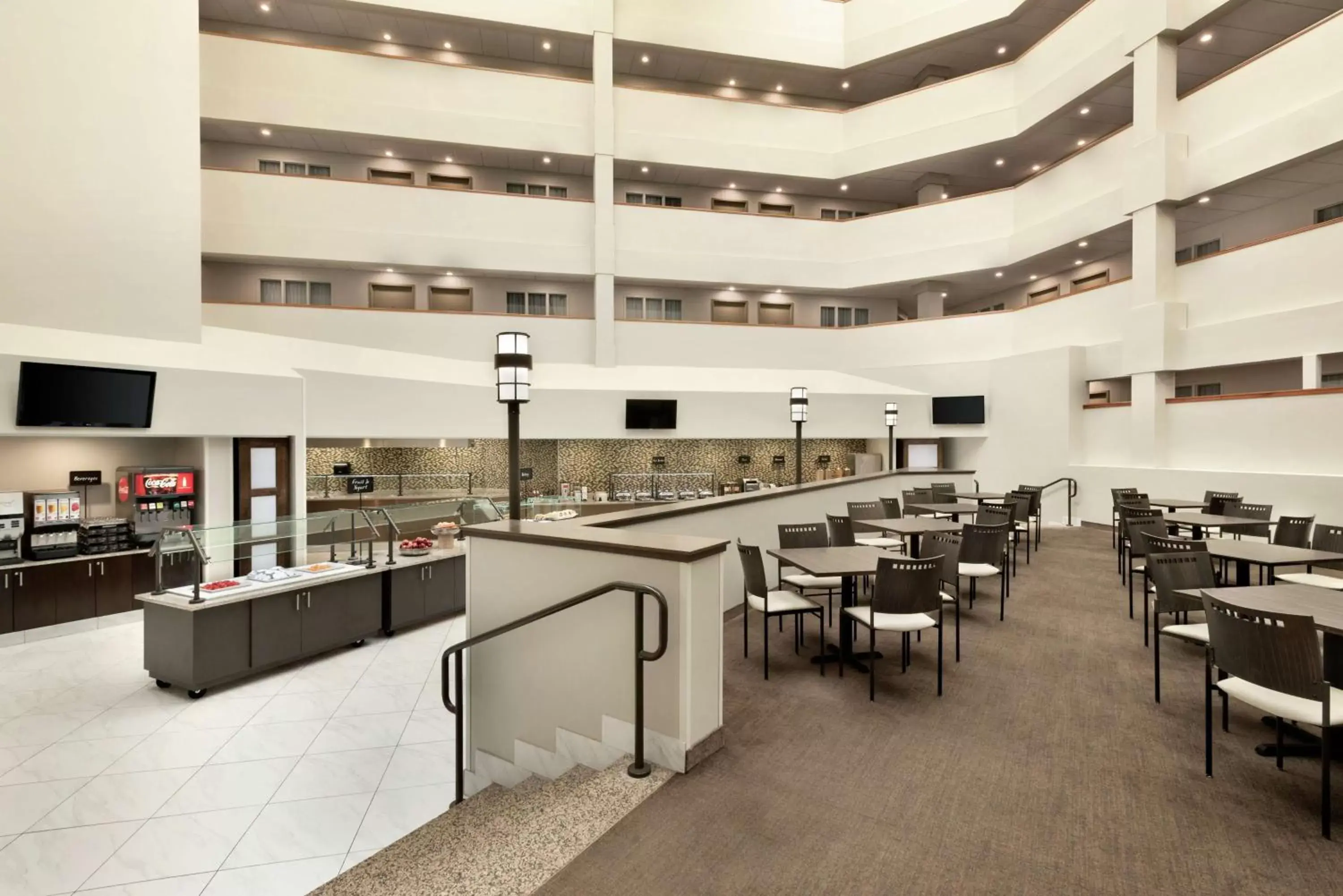 Breakfast, Restaurant/Places to Eat in Embassy Suites by Hilton Milwaukee Brookfield