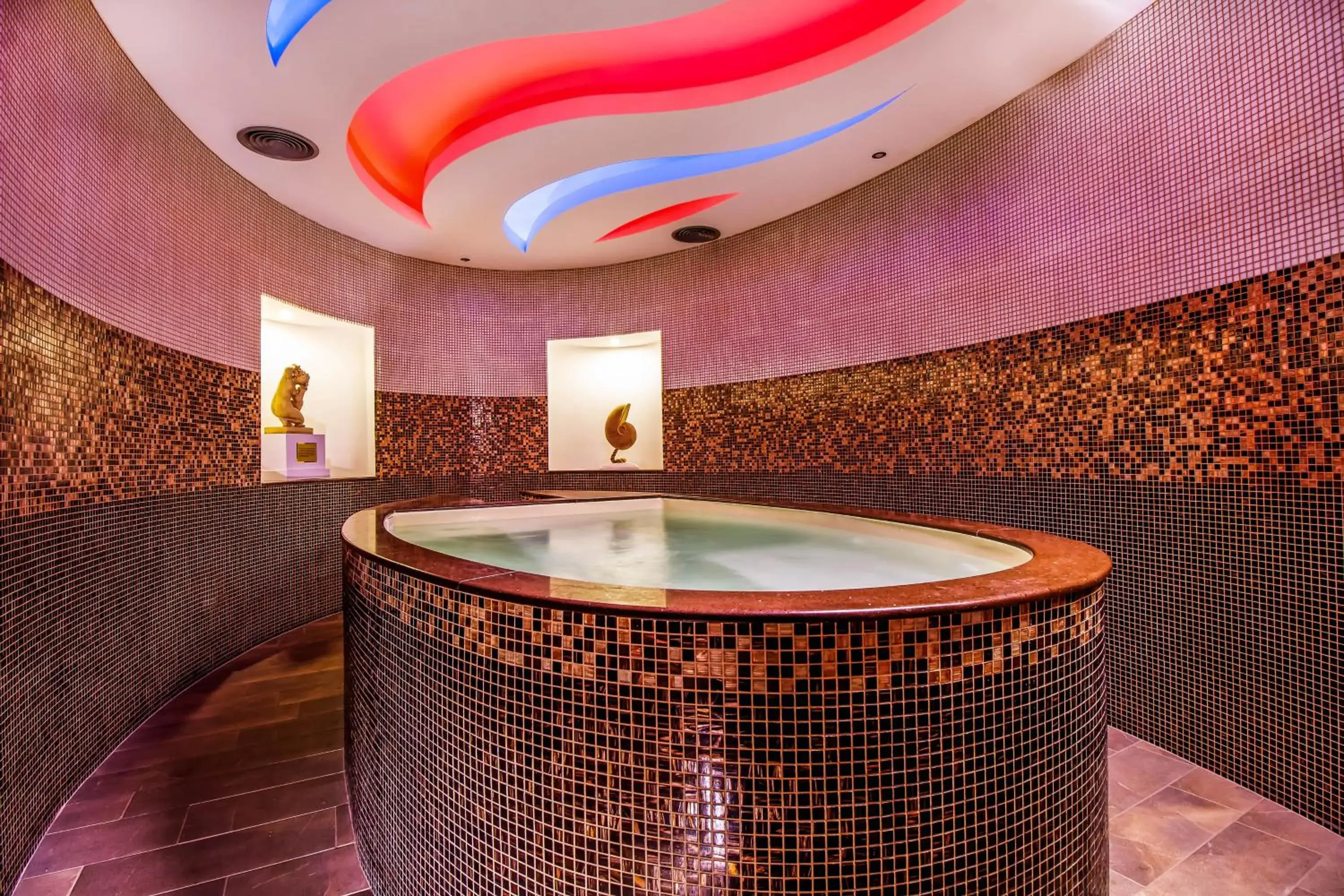 Hot Tub, Swimming Pool in Pegasos Deluxe Beach Hotel
