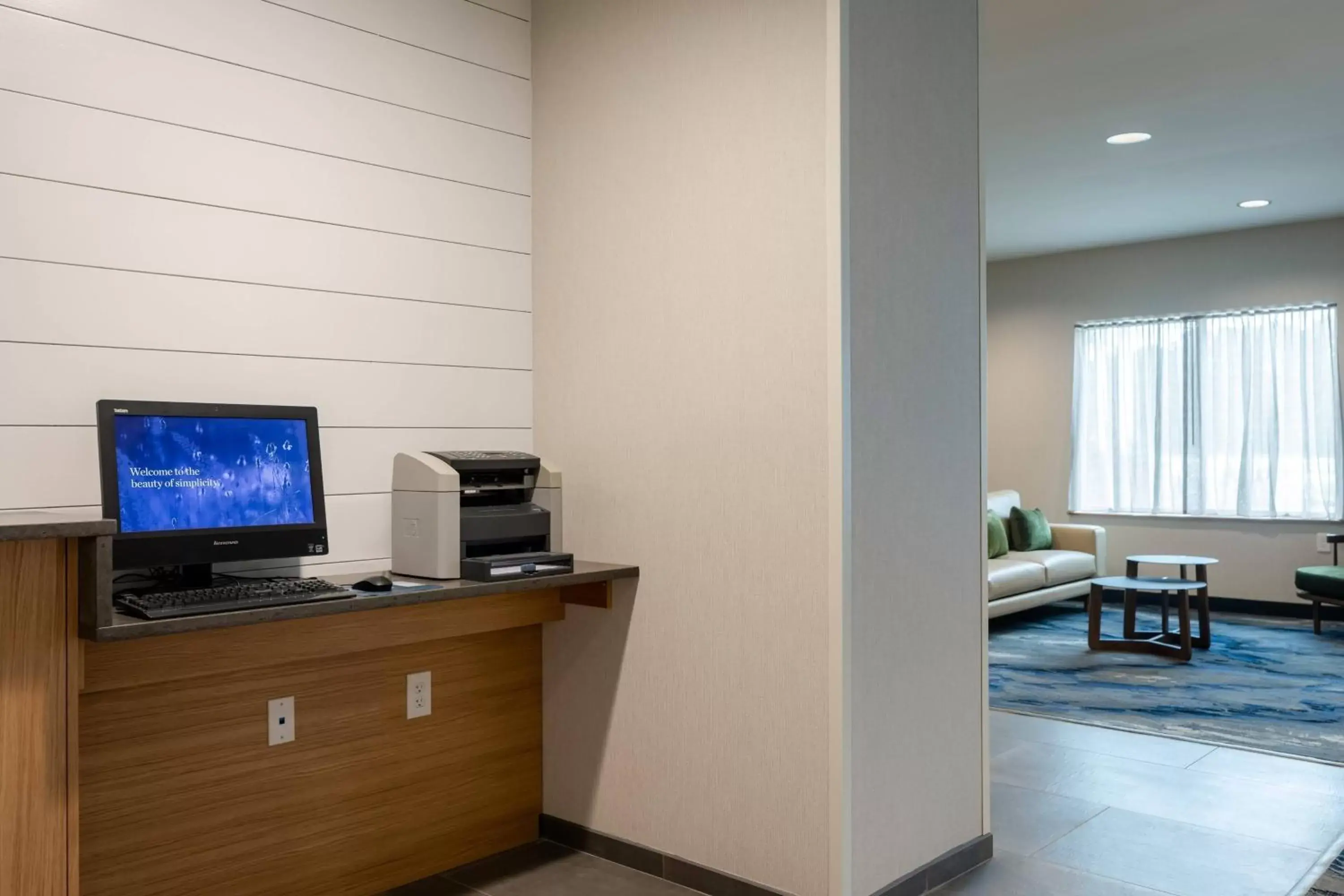 Business facilities, TV/Entertainment Center in Fairfield Inn & Suites Savannah Airport