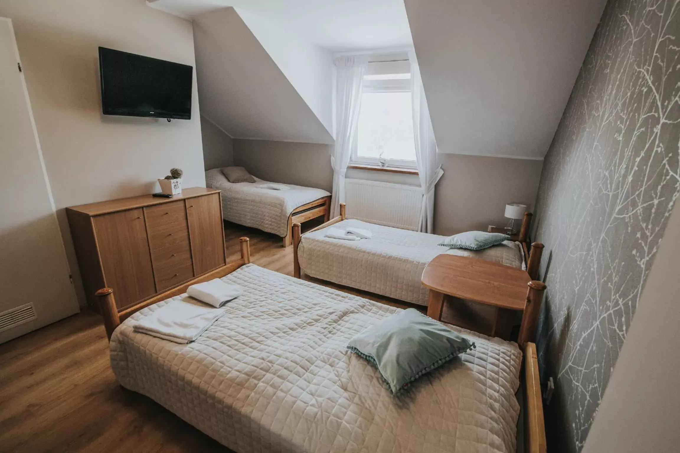 Comfort Triple Room with Shower in Gosciniec Zacisze Comfort Triple Room with Shower in Gosciniec Zacisze