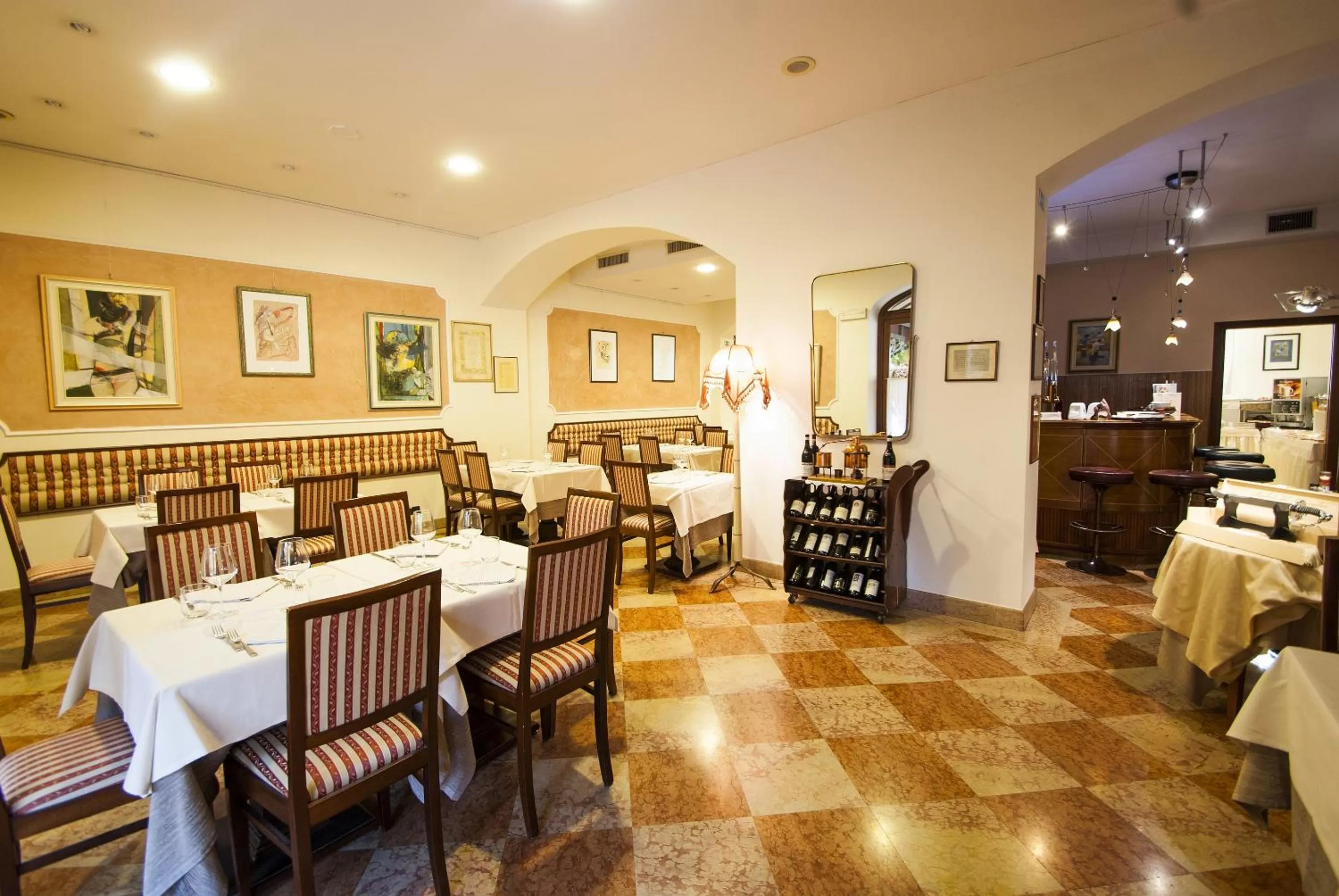 Restaurant/places to eat in Alla Rocca Hotel Conference & Restaurant