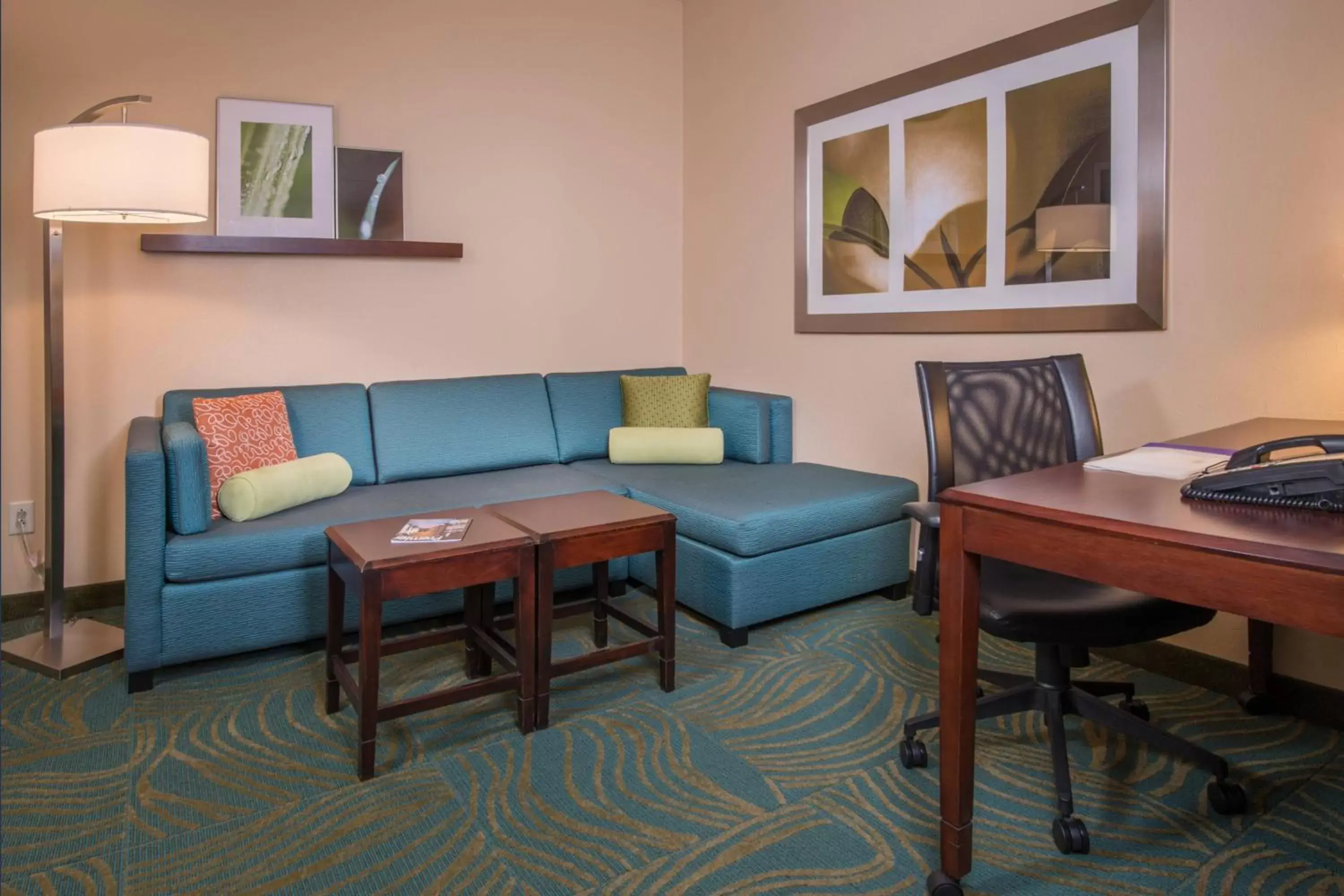 Living room, Seating Area in SpringHill Suites Hagerstown