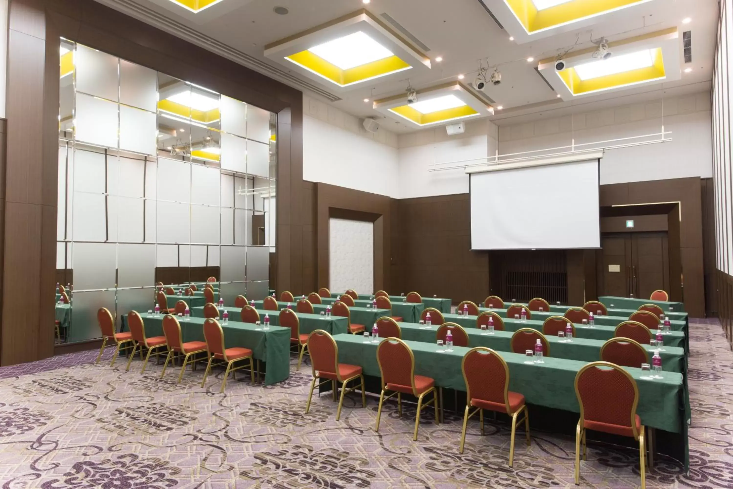 Meeting/conference room in ANA Crowne Plaza Yonago, an IHG Hotel