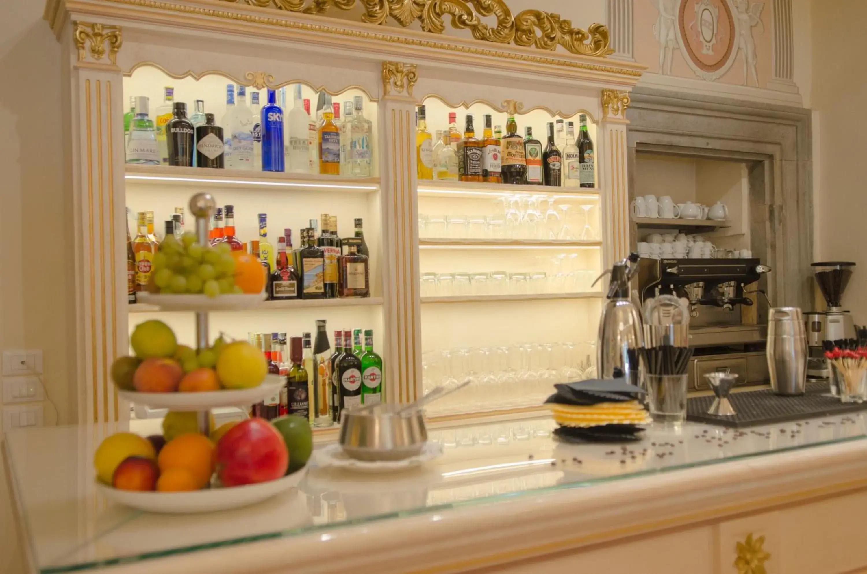 Lounge or bar in Hotel San Michele