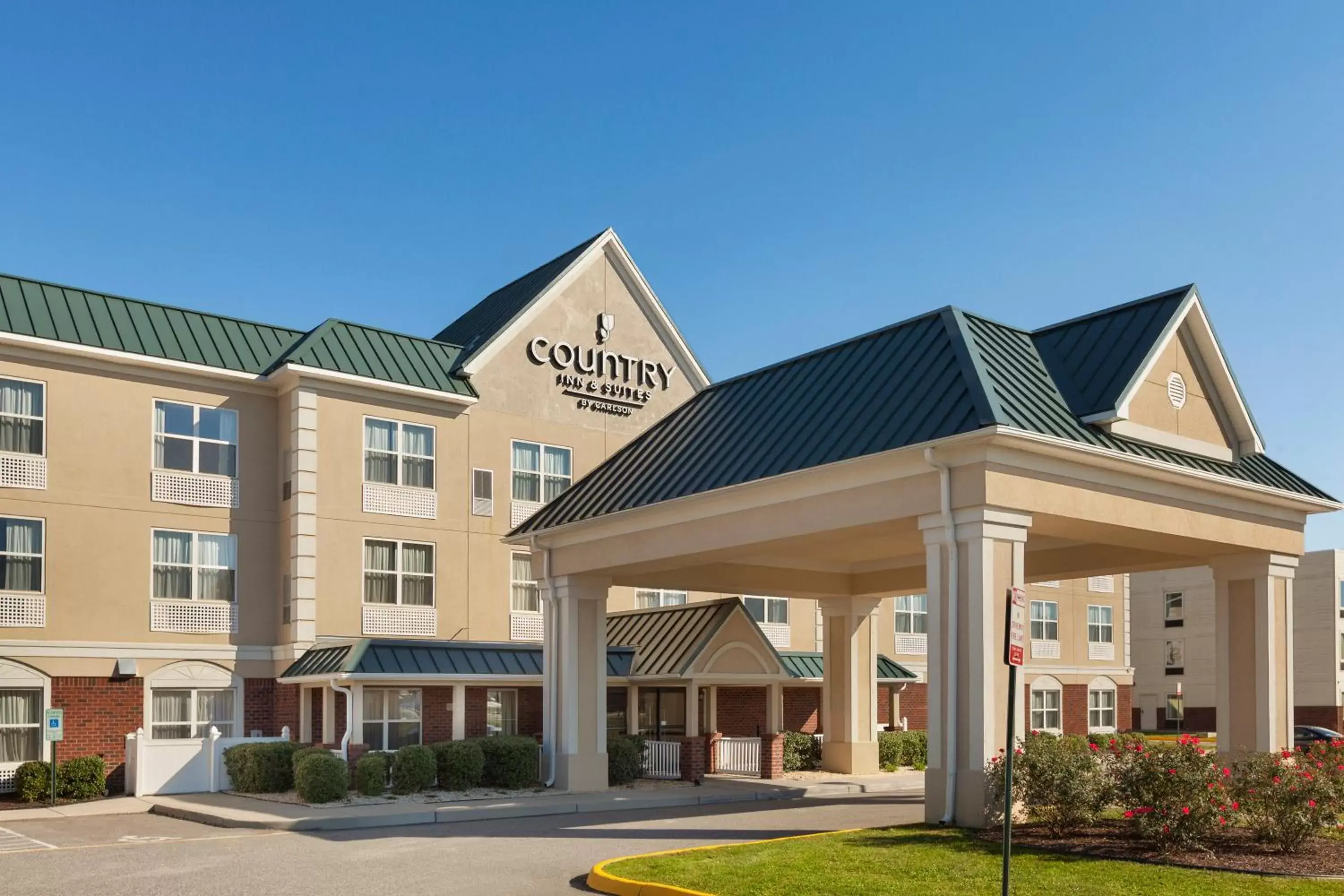 Property Building in Country Inn & Suites by Radisson, Doswell (Kings Dominion), VA