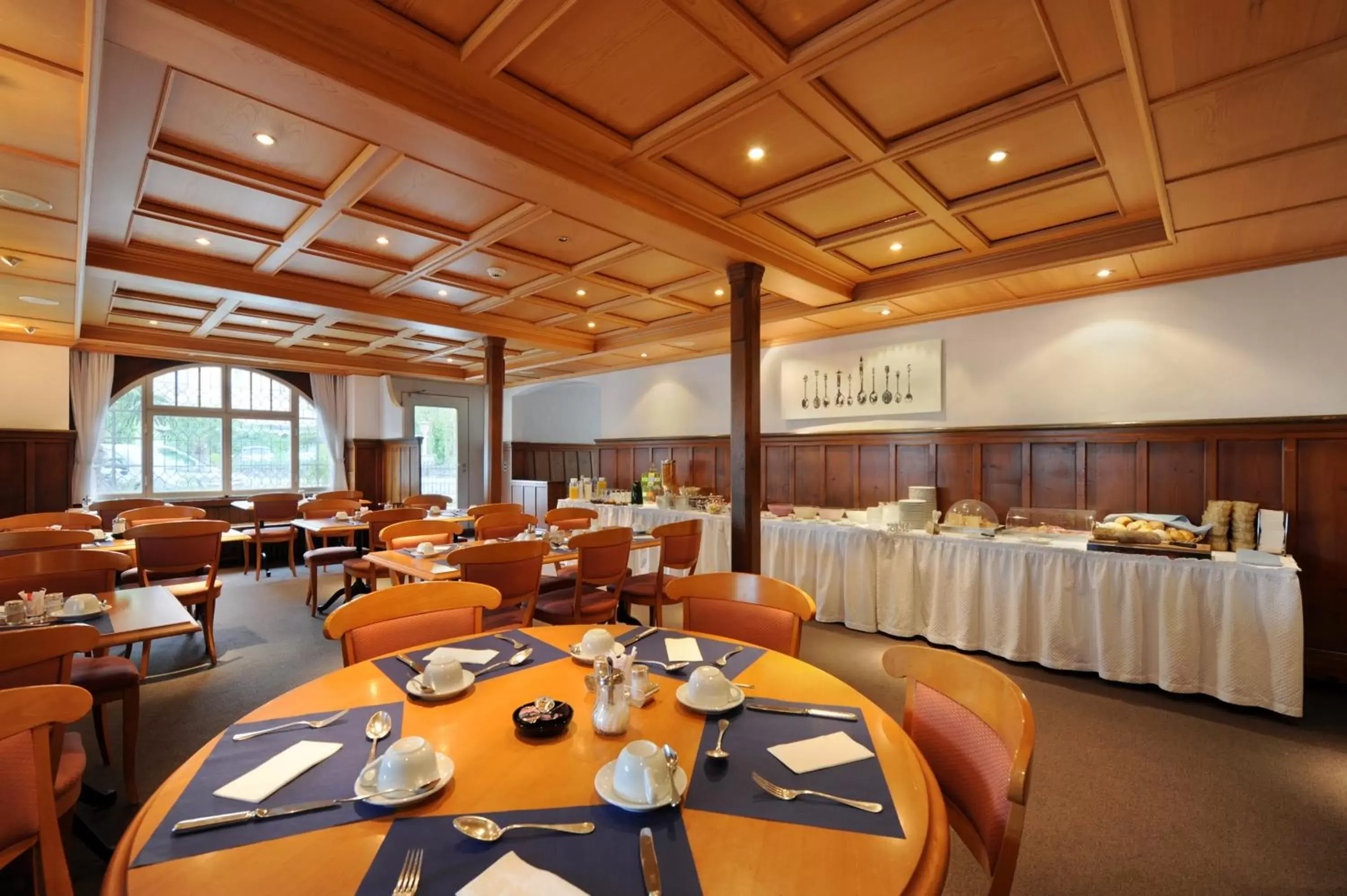 Buffet breakfast, Restaurant/Places to Eat in Seehof Hotel Du Lac