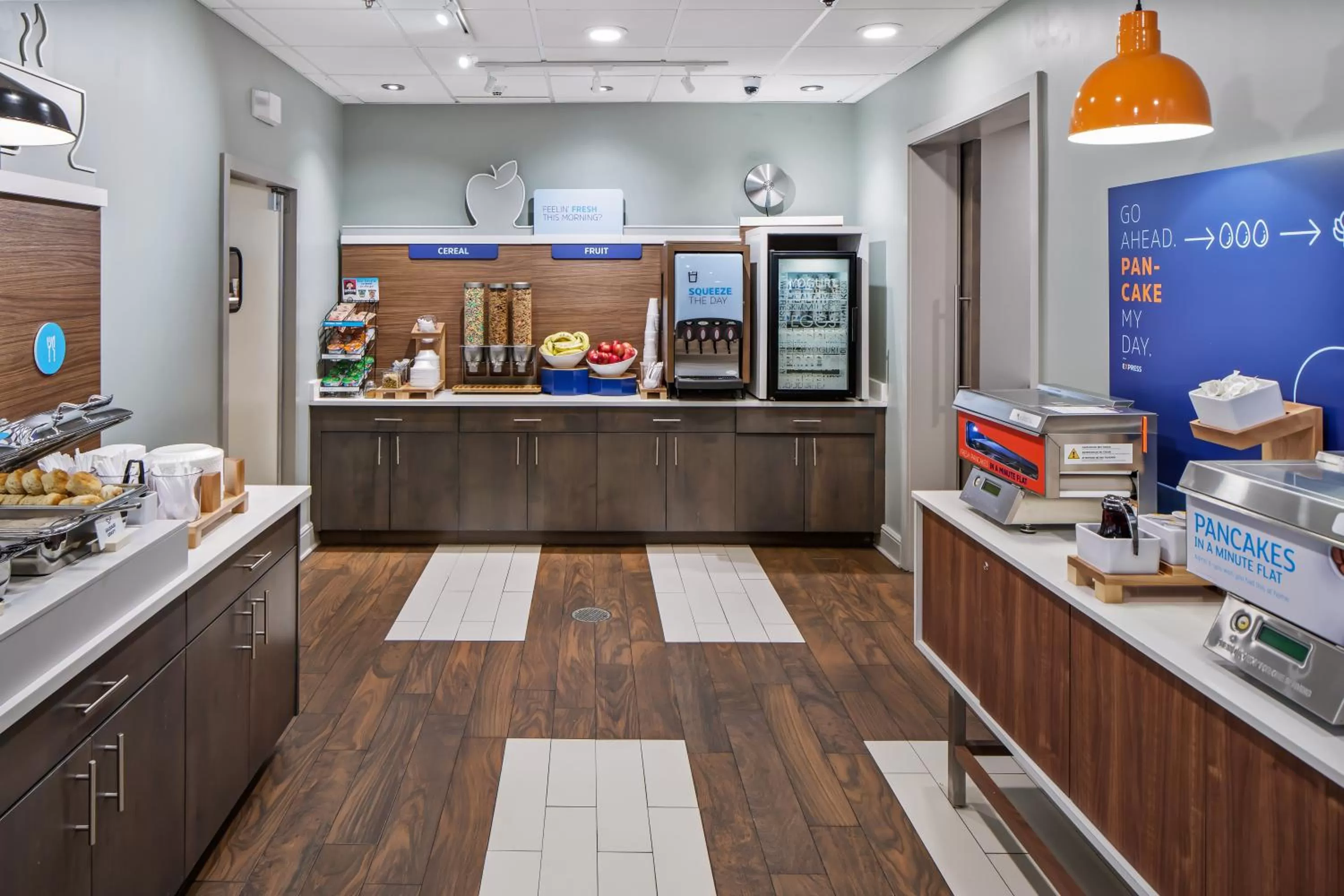 Restaurant/places to eat in Holiday Inn Express Atlanta Airport-College Park by IHG