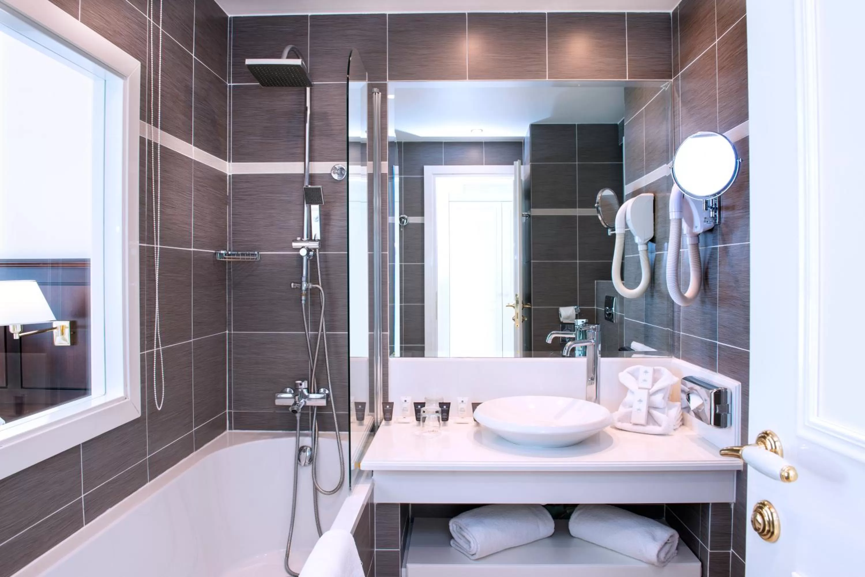 Bathroom in Hôtel West End Promenade