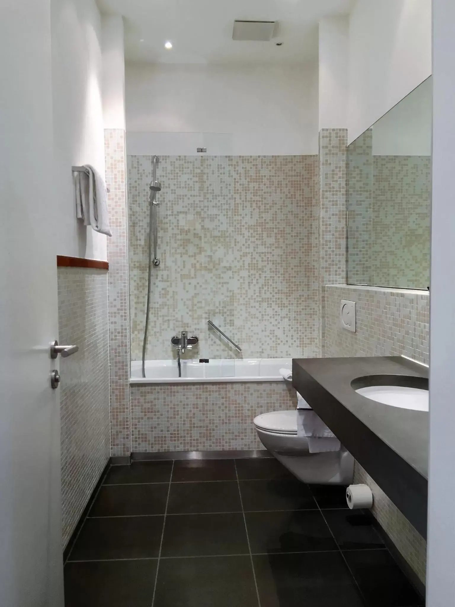 Bathroom in Hotel Zur Alten Brücke
