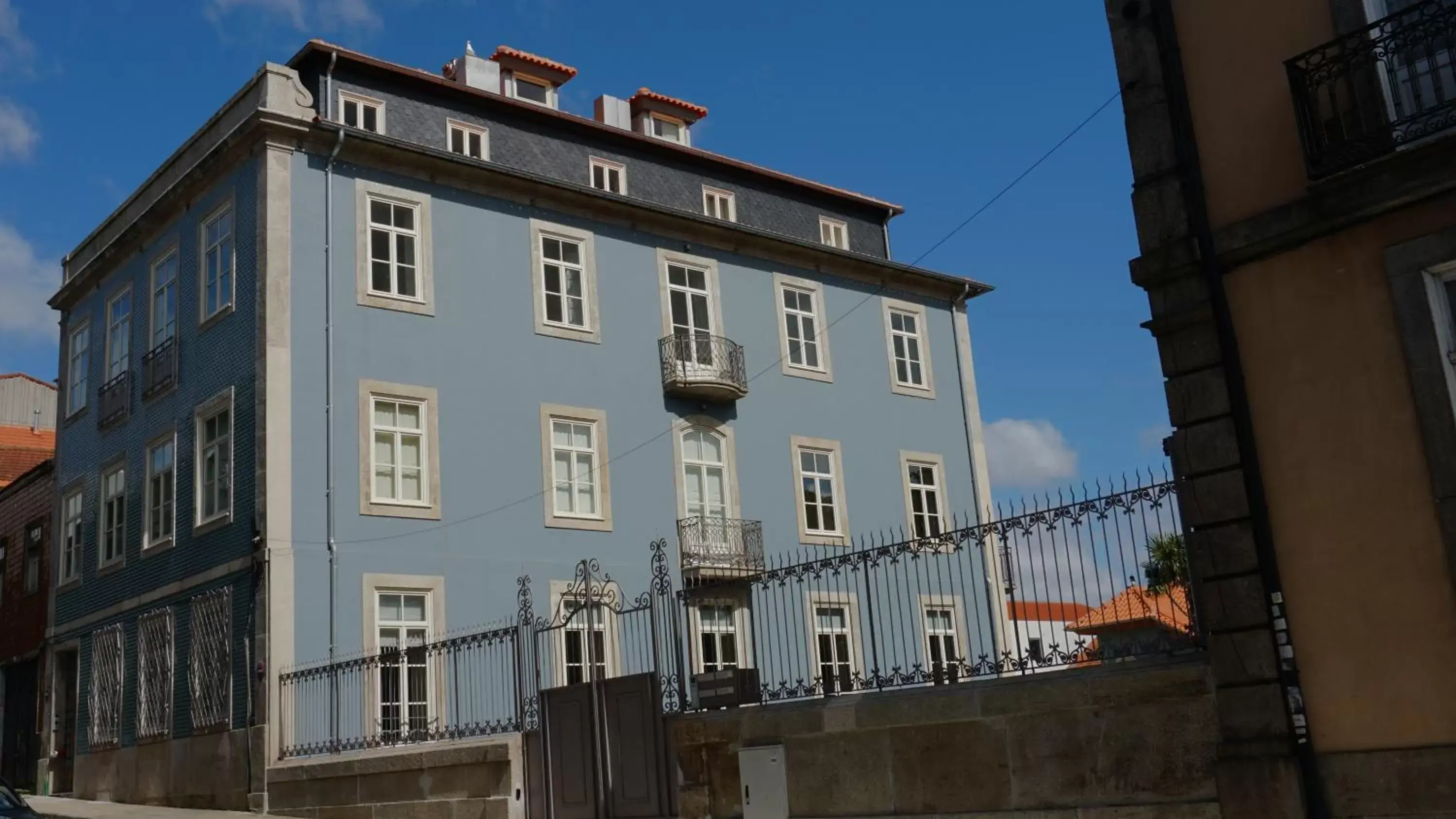 Property Building in Aparthotel Oporto Palace