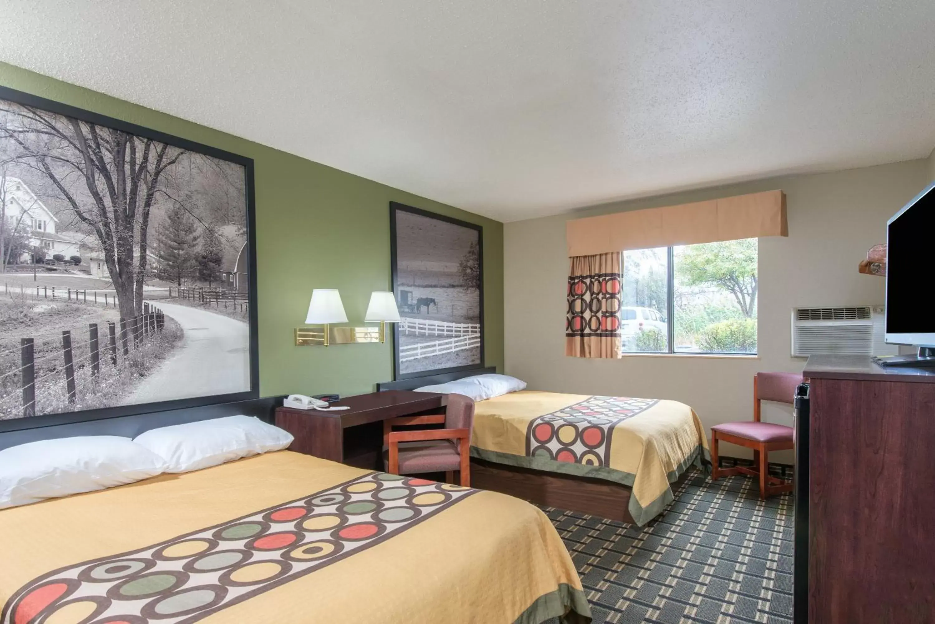 Double Room with Two Double Beds - Non-Smoking in Super 8 by Wyndham Youngstown/Austintown