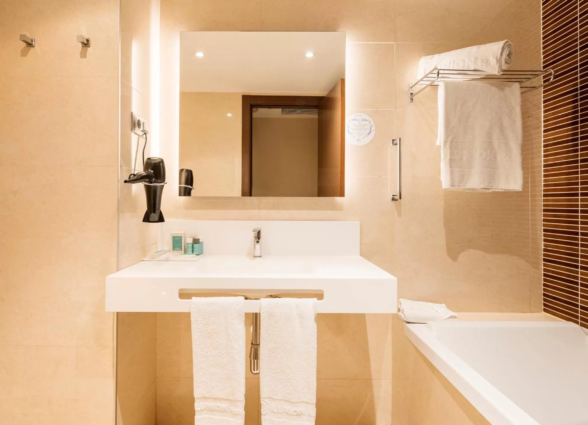 Bathroom in Ilunion Auditori