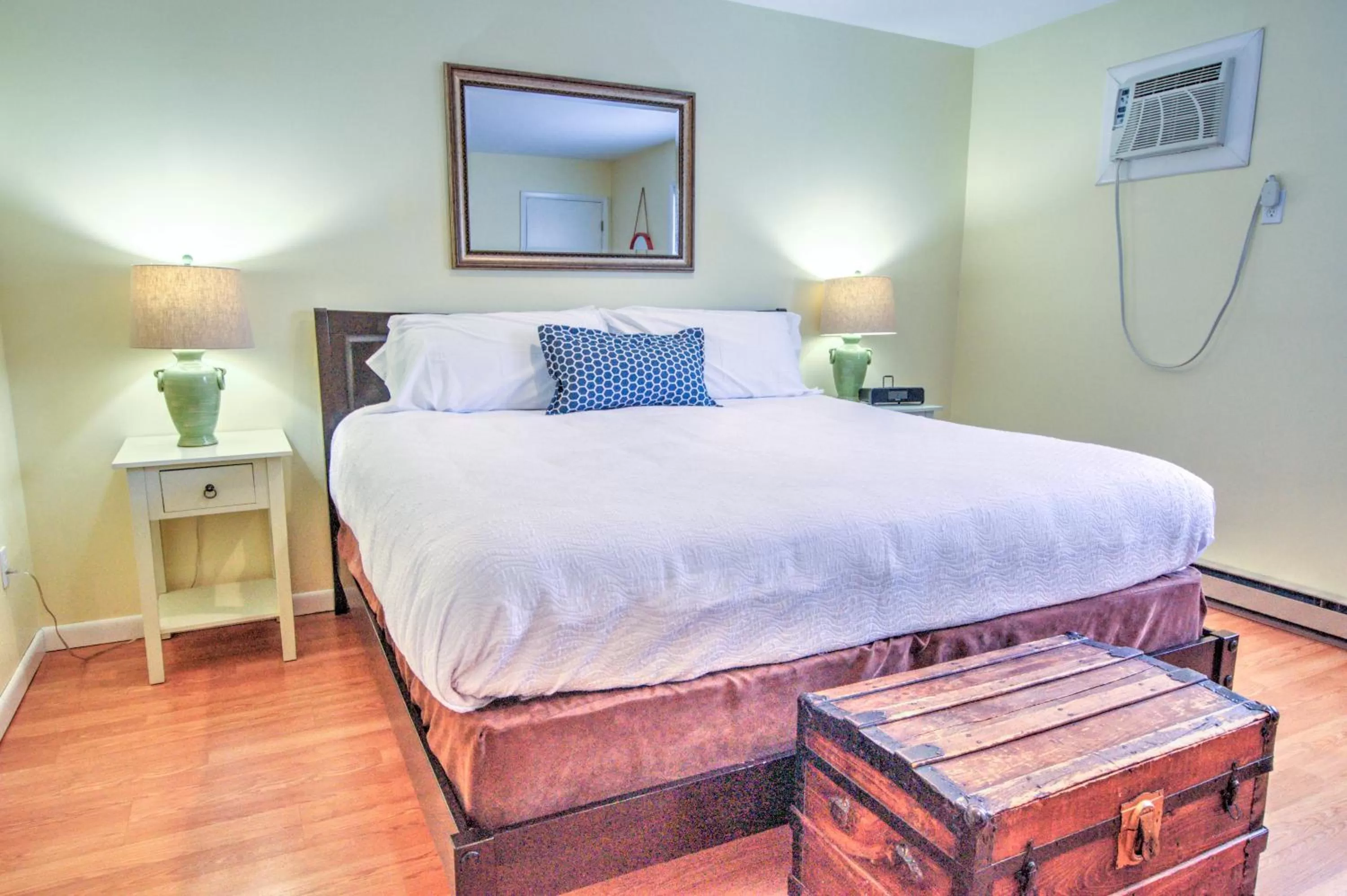 Bed in East Shore Lodging