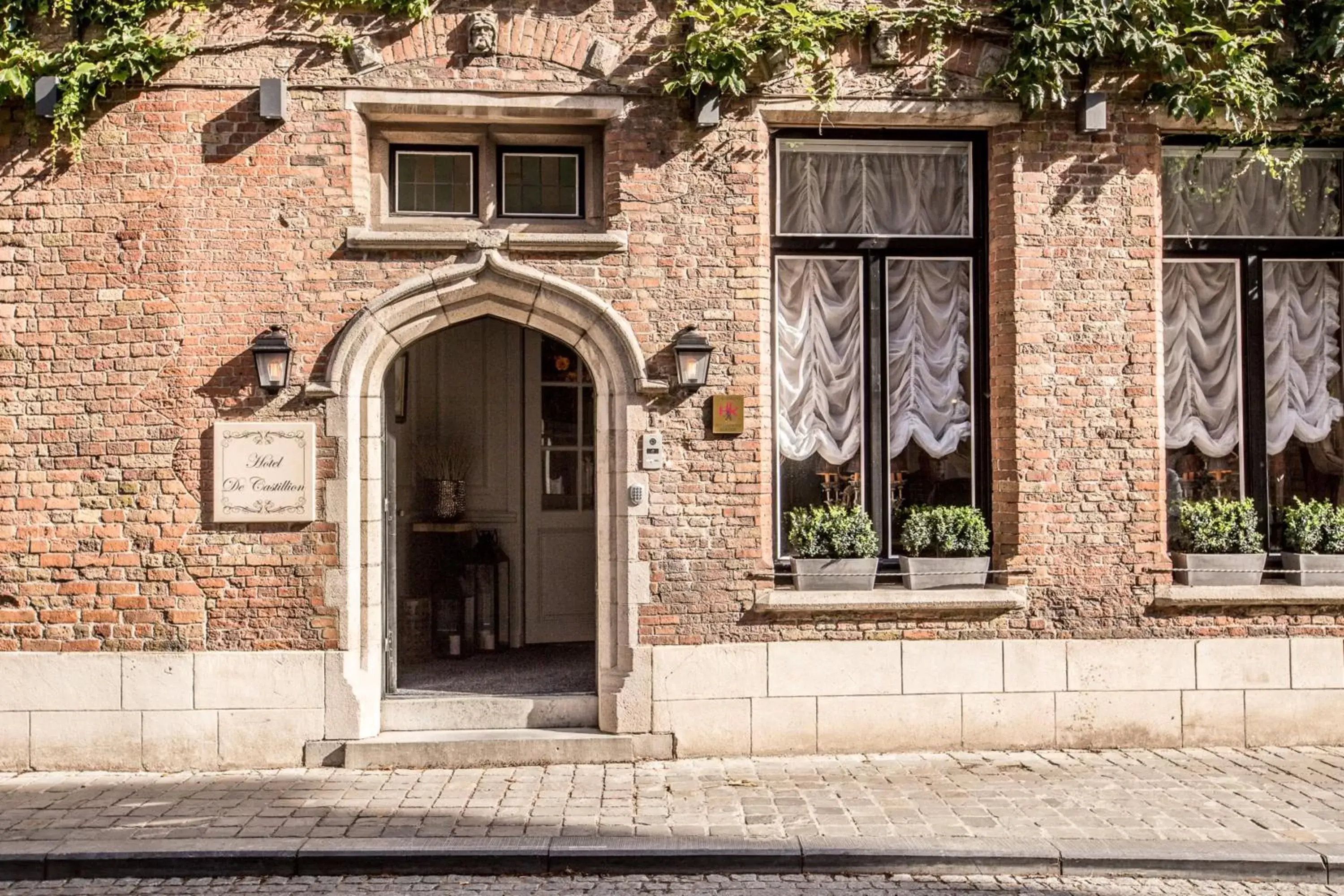 Facade/entrance, Property Building in Boutique Hotel De Castillion - Small elegant family hotel