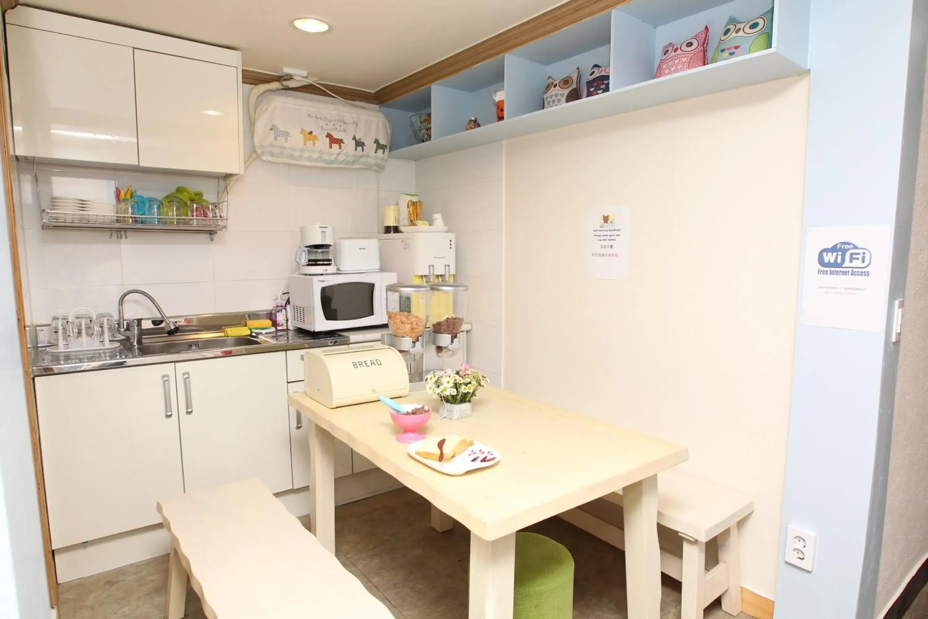 Restaurant/places to eat in Naru Hostel Korea Restaurant/places to eat in Naru Hostel Korea