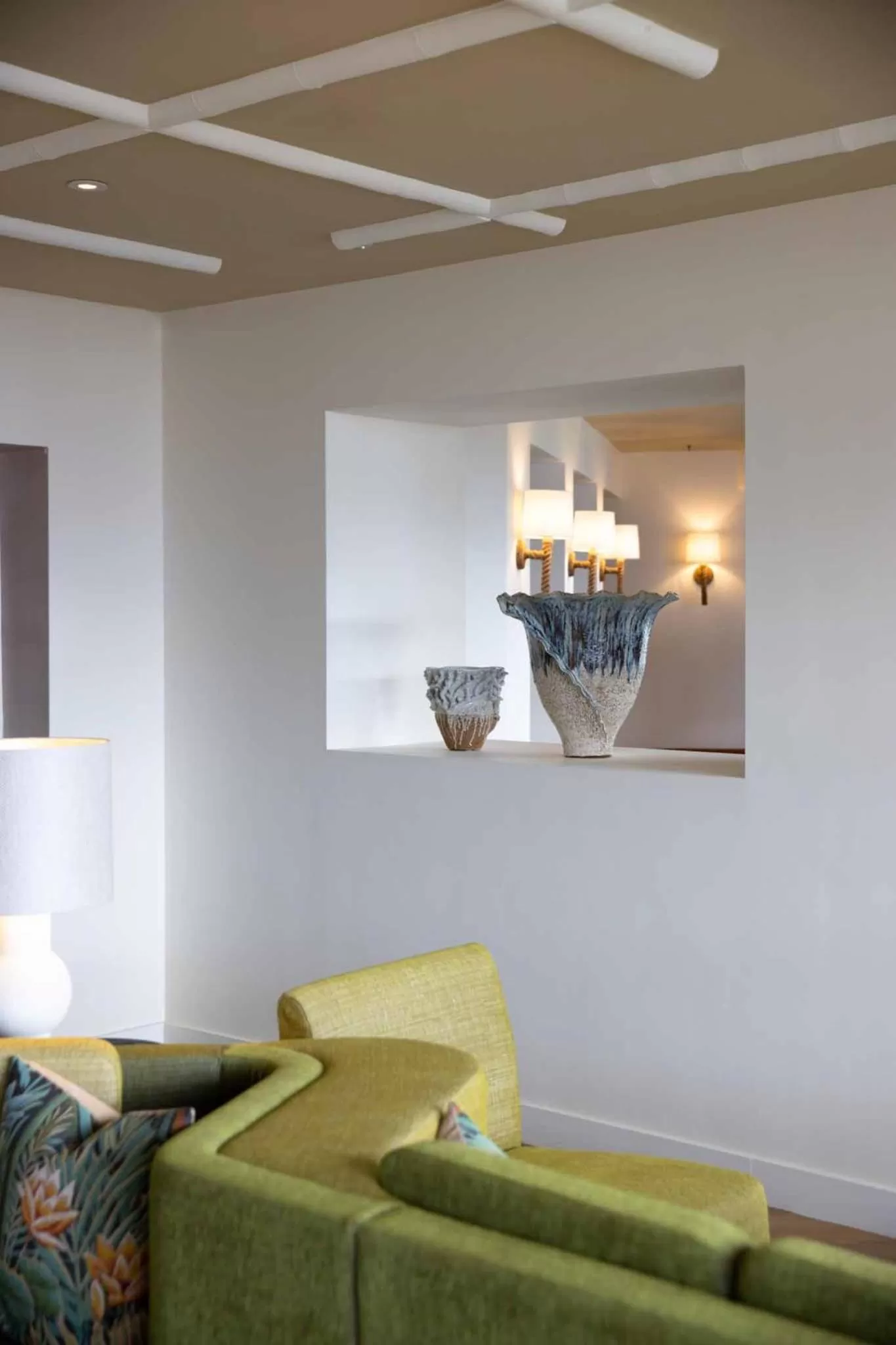 Lounge or bar in The Relais Cooden Beach and Spa