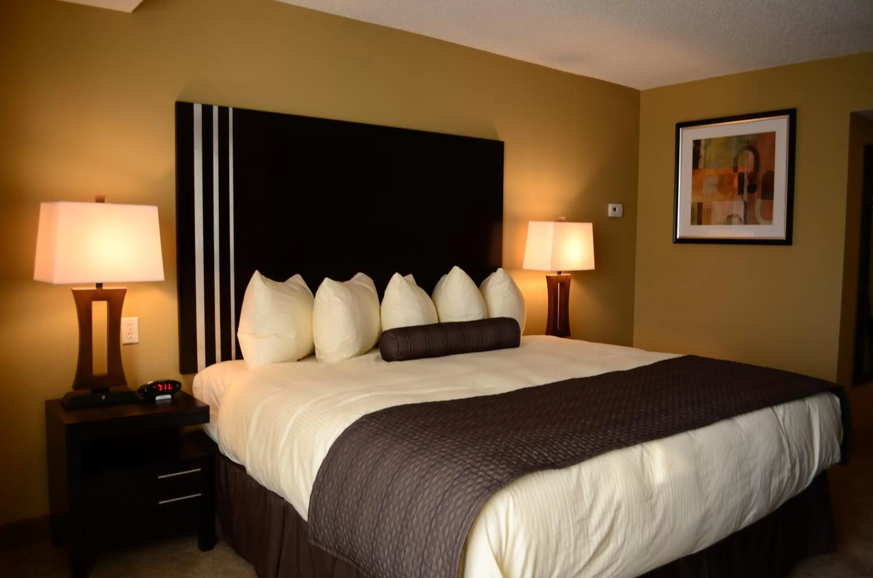 Bed in Days Inn by Wyndham Calgary Northwest Bed in Days Inn by Wyndham Calgary Northwest