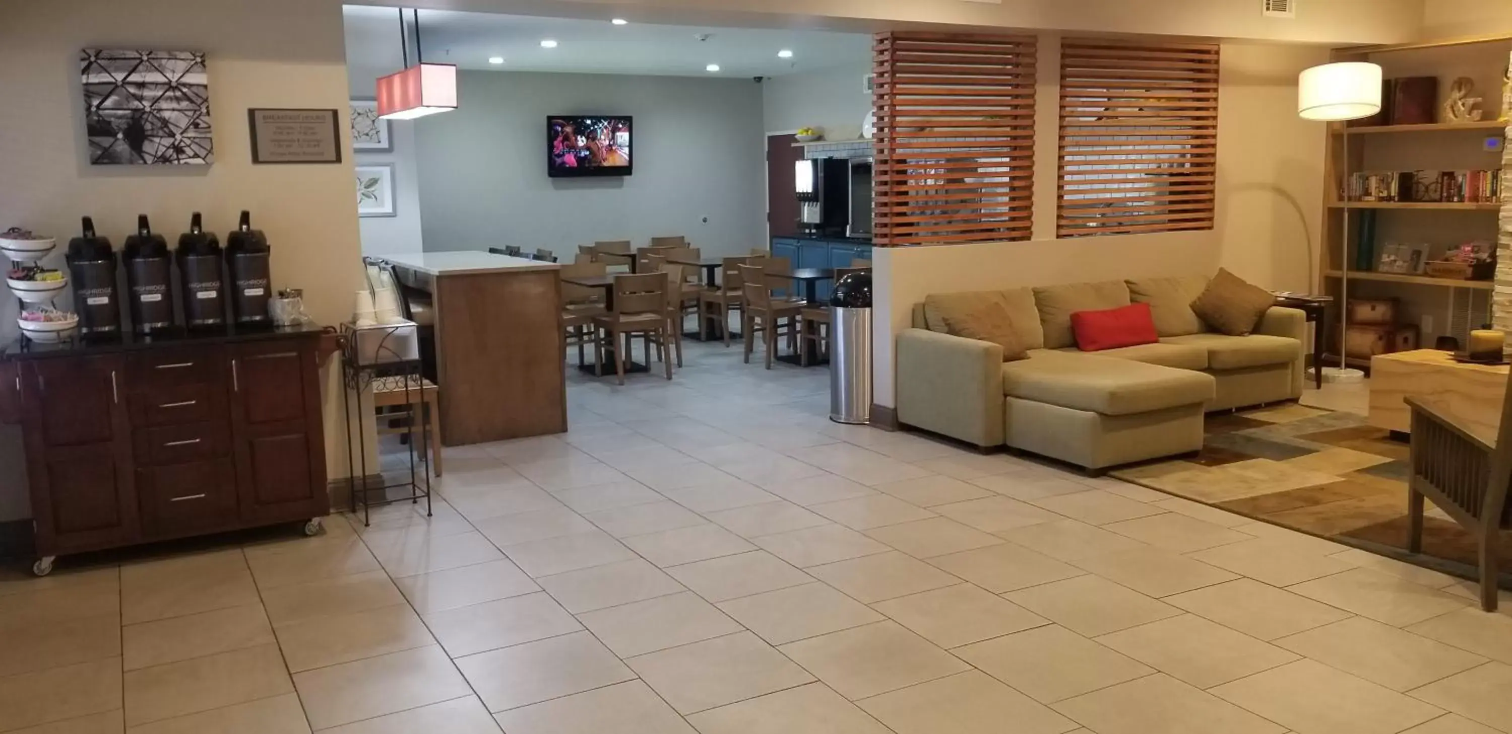 Lobby or reception in Country Inn & Suites by Radisson, Canton, GA
