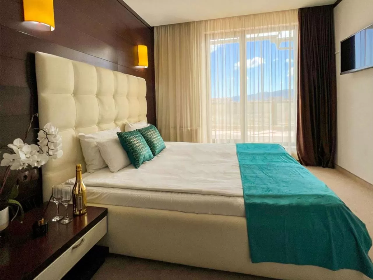 Bedroom, Bed in Hotel Dream