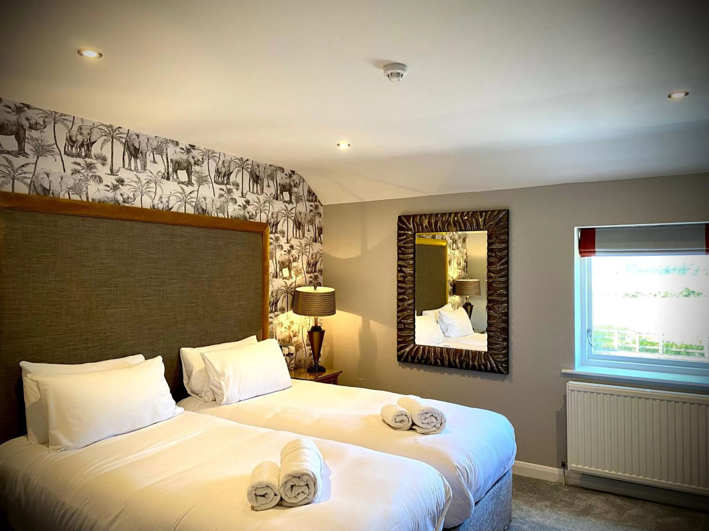 Bedroom in The General Tarleton