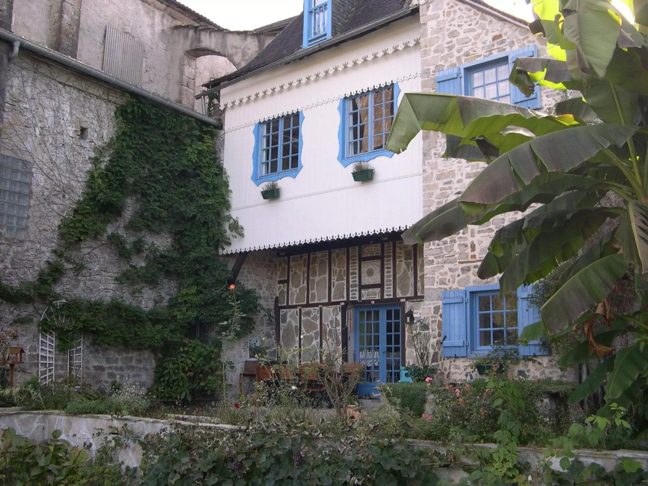 Facade/entrance, Property Building in B&B Amphitryon