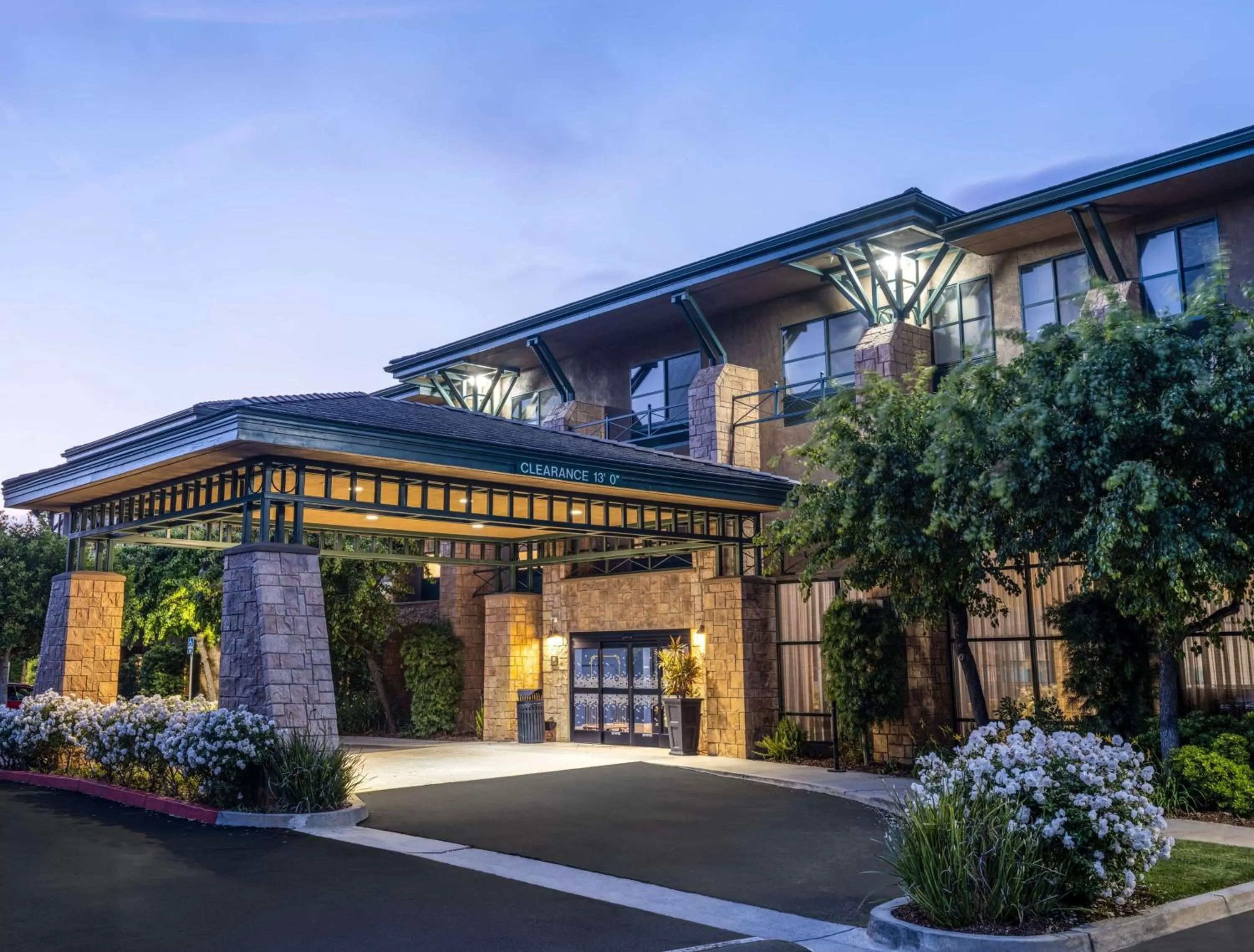 Property building in Hampton Inn & Suites Agoura Hills