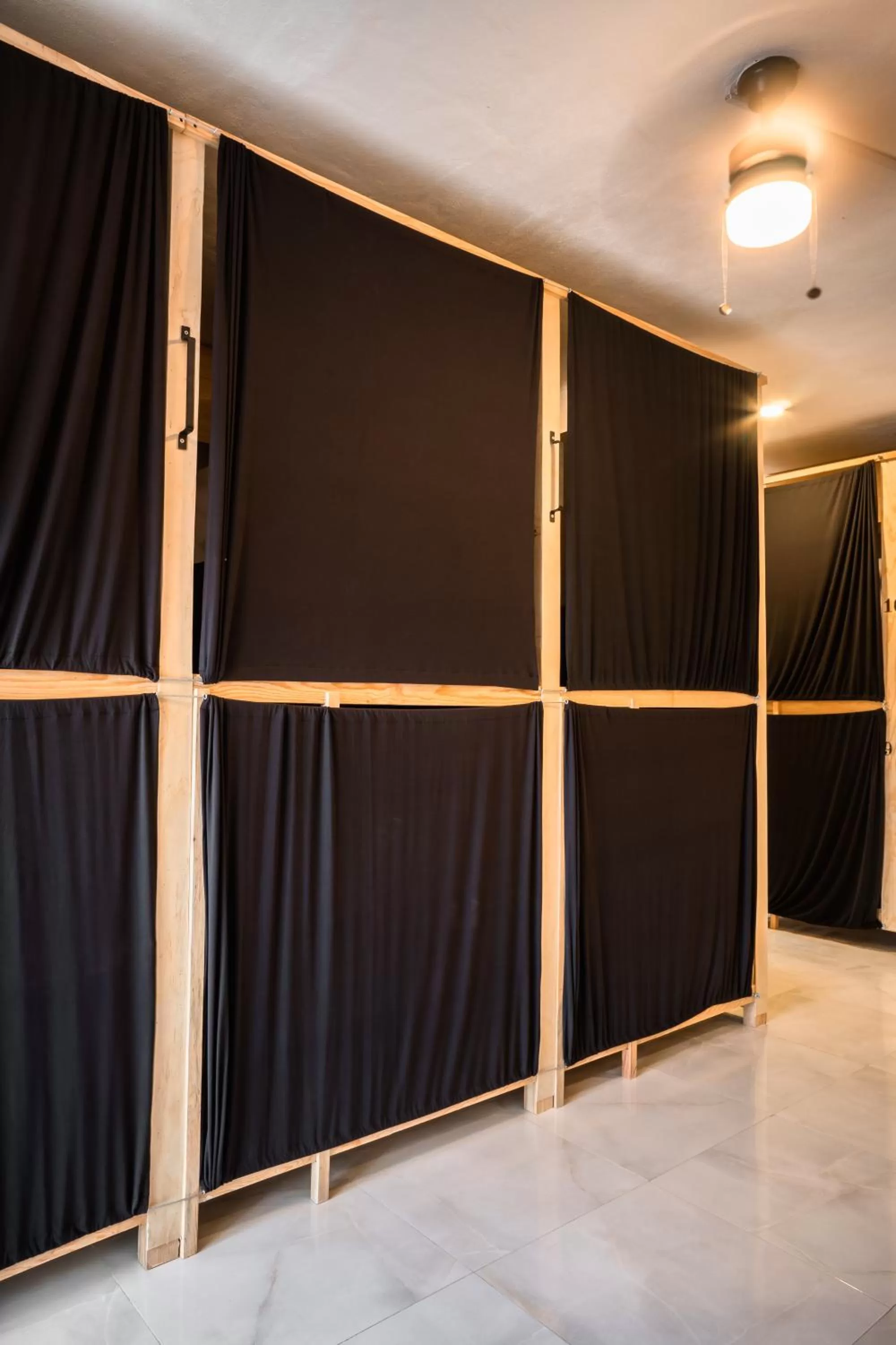 bunk bed in Maui hostel playa del carmen