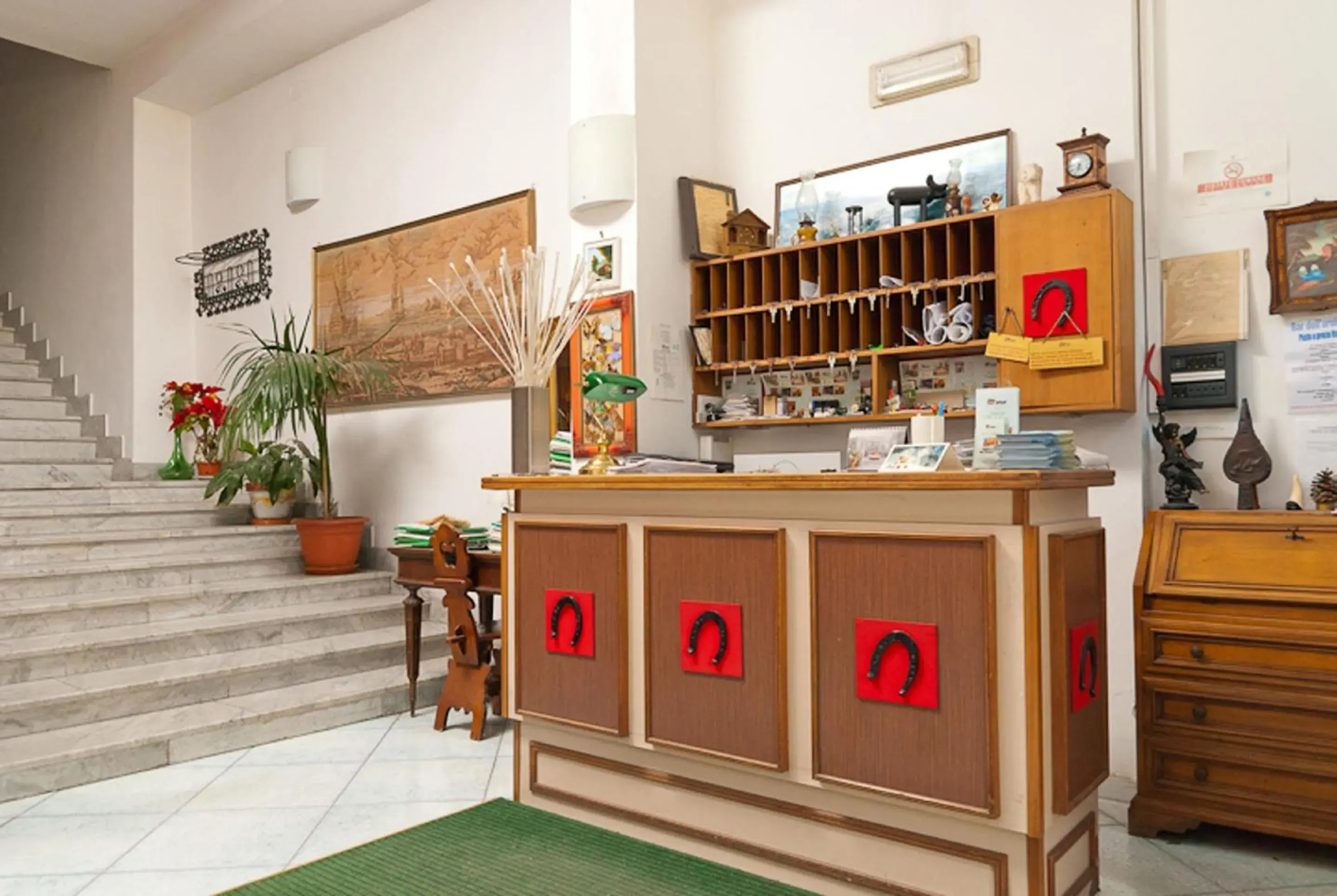 Lobby or reception in Hotel Del Postiglione Lobby or reception in Hotel Del Postiglione