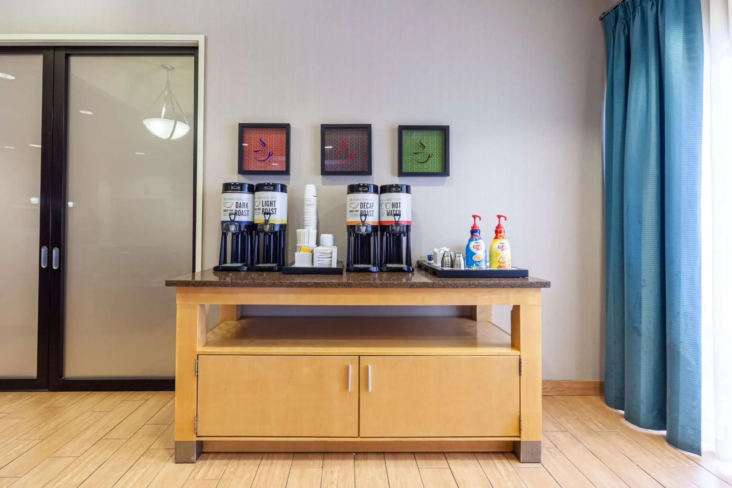 Restaurant/places to eat in Hampton Inn Inwood Restaurant/places to eat in Hampton Inn Inwood