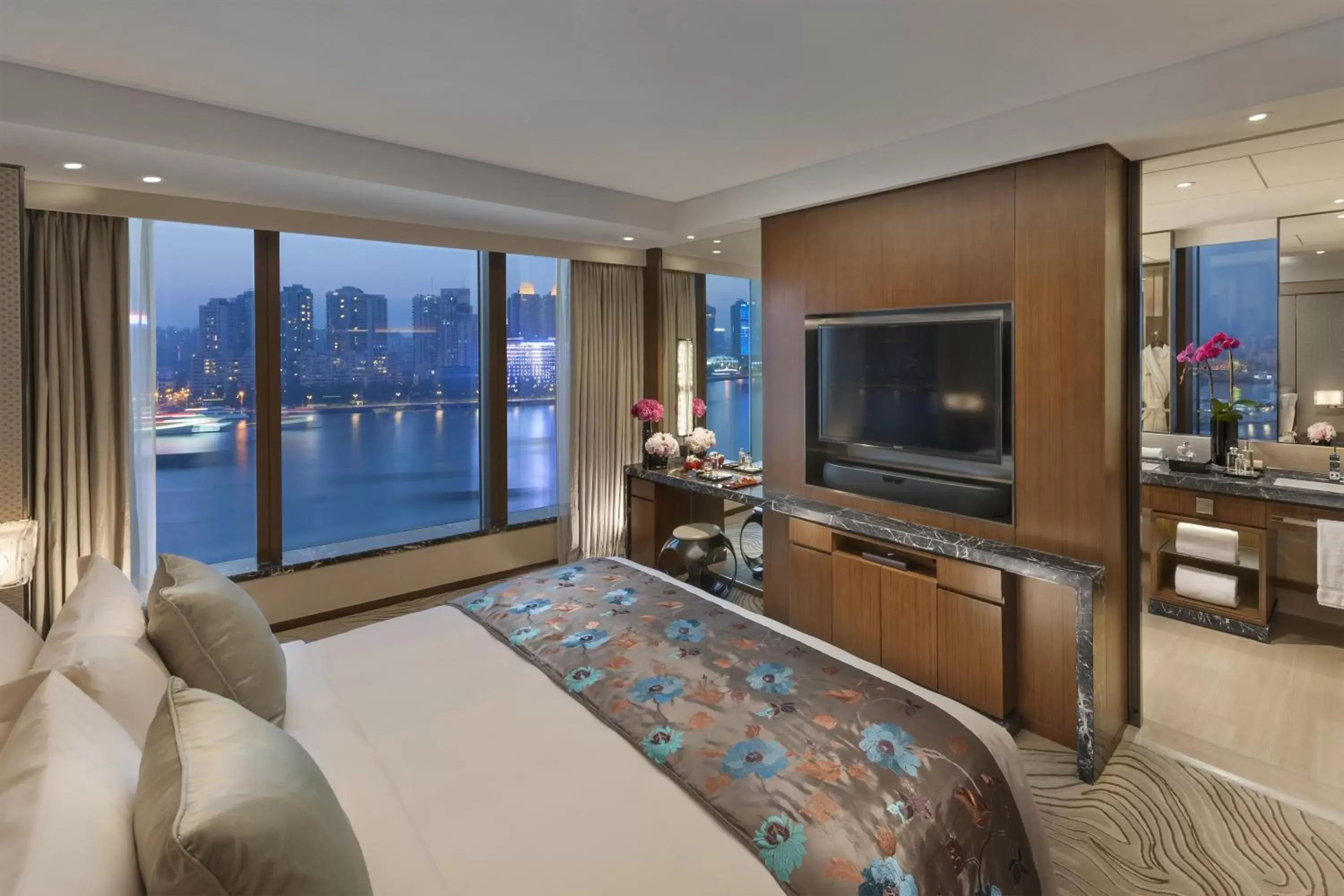 Bedroom, TV/Entertainment Center in Mandarin Oriental Pudong, Shanghai