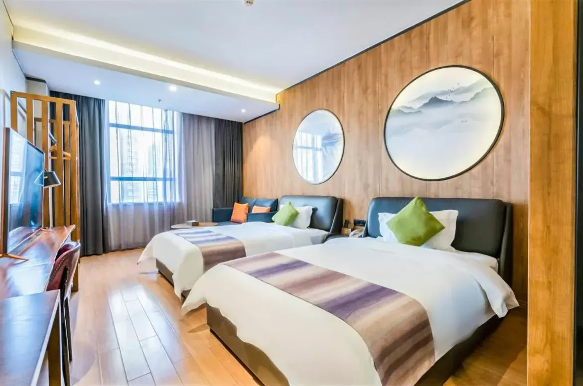Bedroom, Bed in Guangzhou Nuomo International Hotel