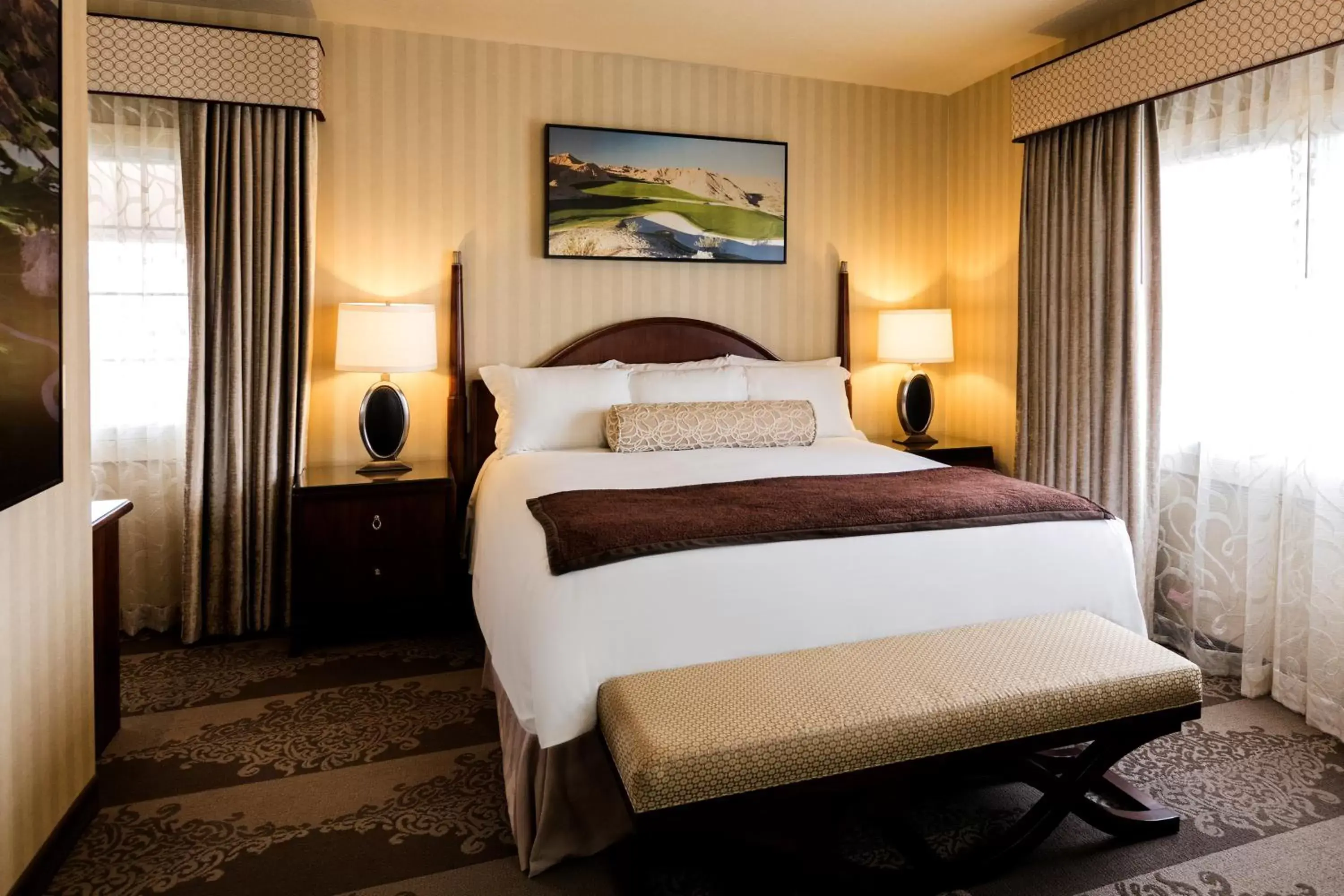 Bedroom, Bed in Eureka Casino Resort