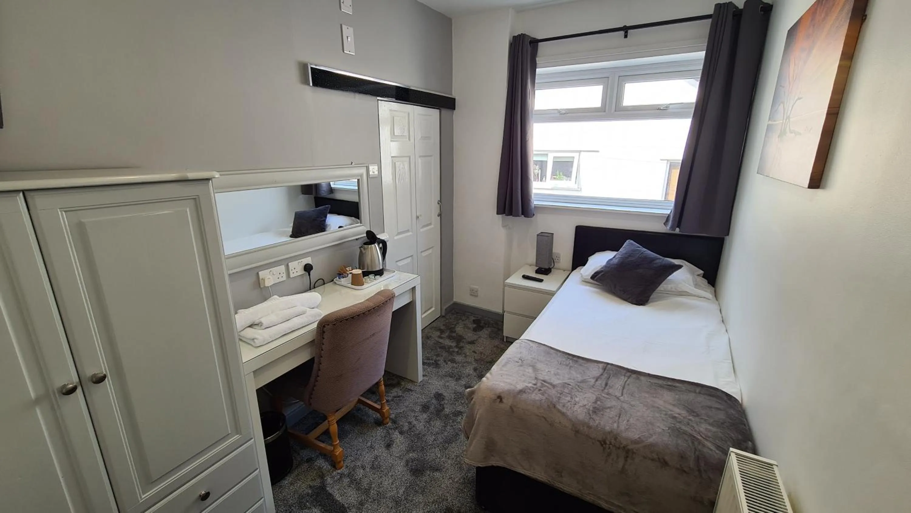 Bed in Y Gwynedd Inn