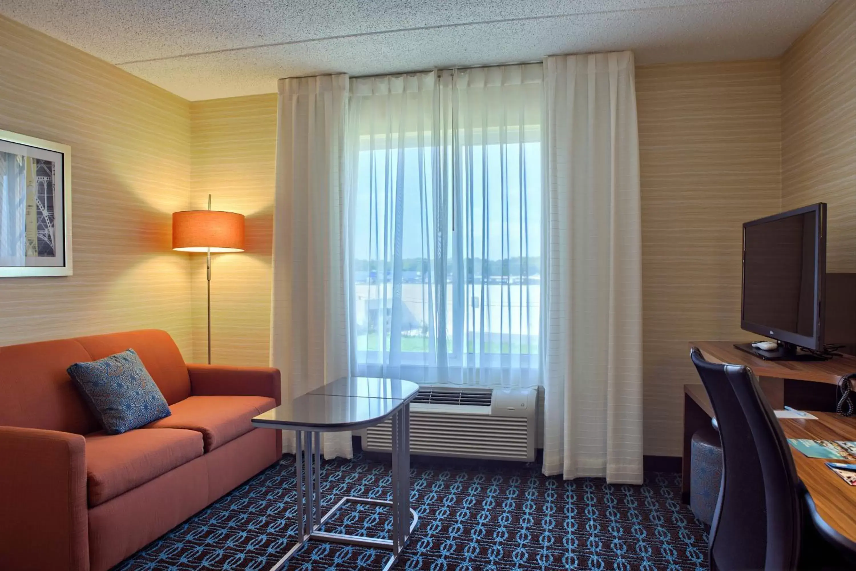 Living room, TV/Entertainment Center in Fairfield Inn Harrisburg Hershey