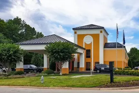 Property Building in Quality Inn Richmond Airport