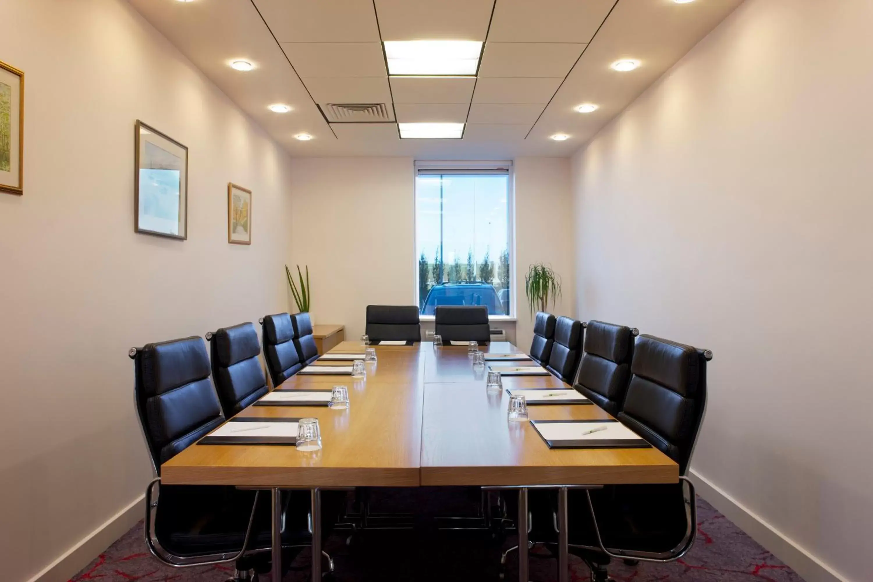 Meeting/conference room in Holiday Inn Salisbury - Stonehenge, an IHG Hotel