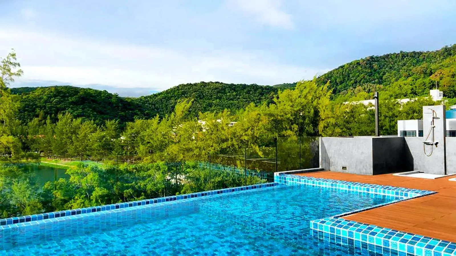 Swimming Pool in Phoenix Hotel Karon Beach