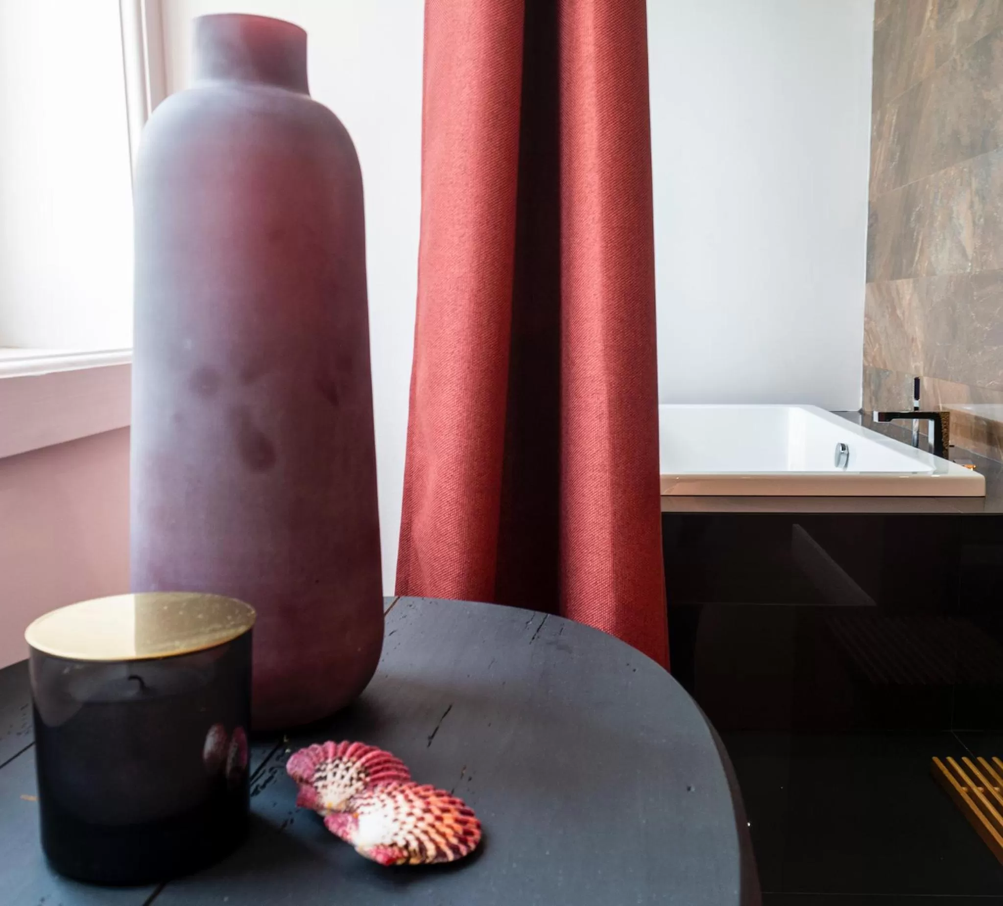 Bath, Seating Area in REFÚGIO DOURADO