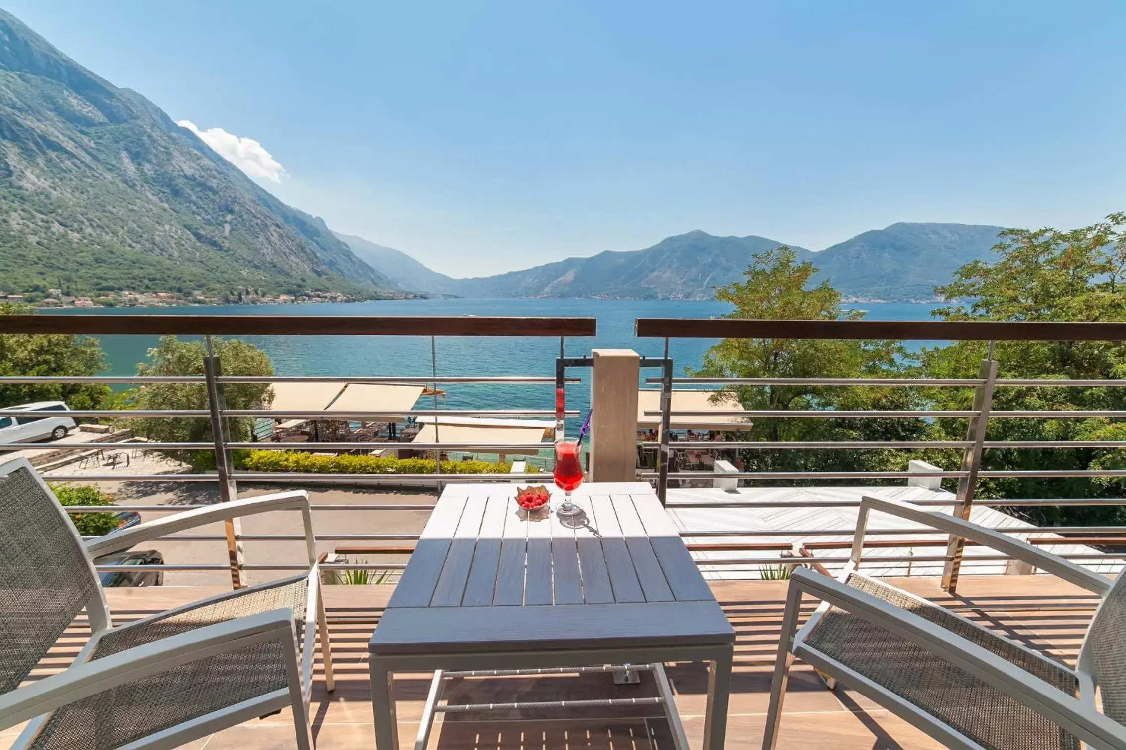 Balcony/Terrace, Mountain View in Hotel Casa del Mare - Amfora