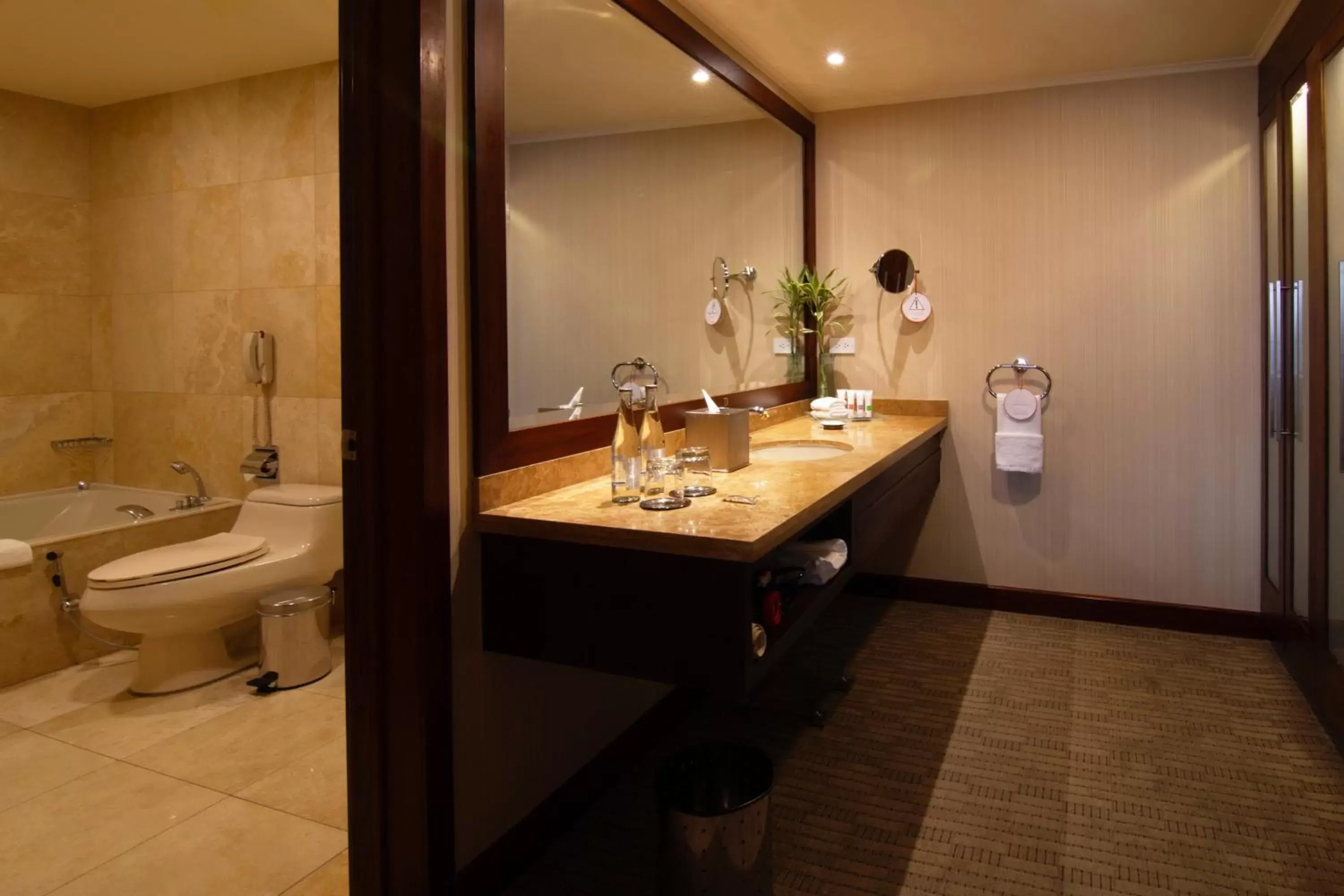 Bathroom in Swissotel Quito