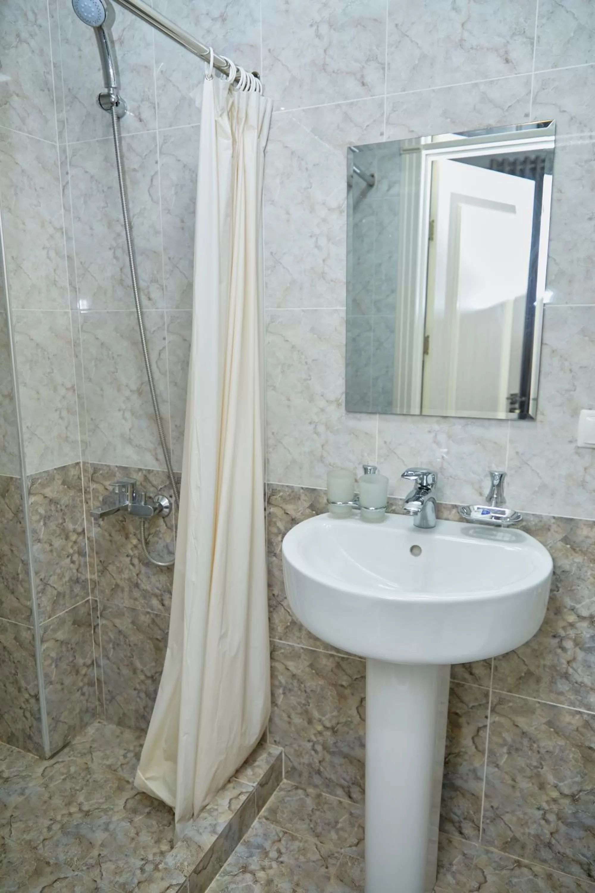 Bathroom in Hotel Muqaddas