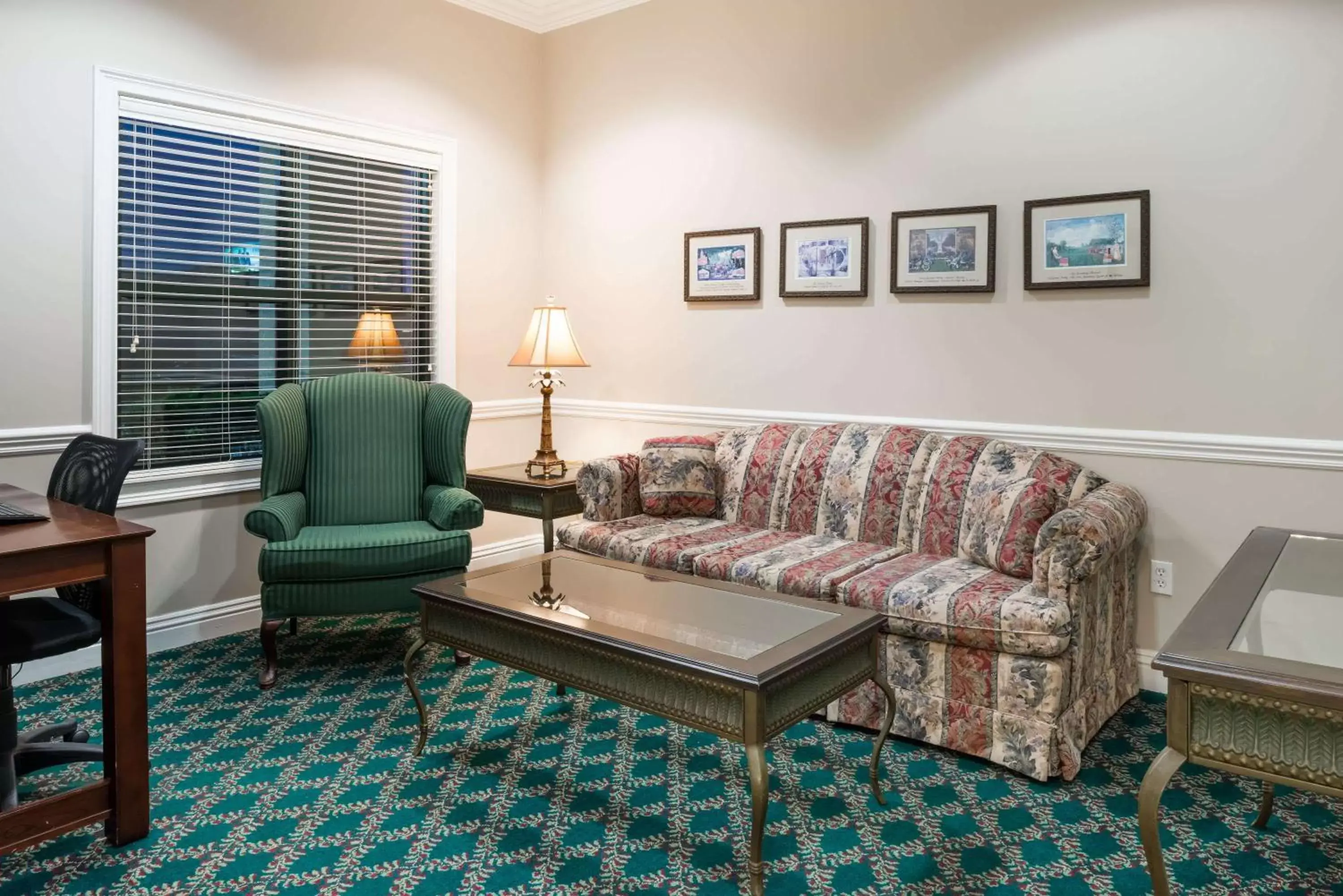 Lobby or reception in Days Inn by Wyndham Paducah I-24 Exit 4 Lobby or reception in Days Inn by Wyndham Paducah I-24 Exit 4